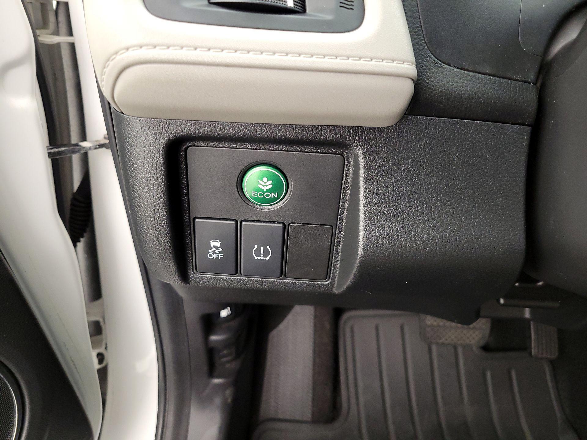 Thumbnail: 2016 Honda HR-V - 13
