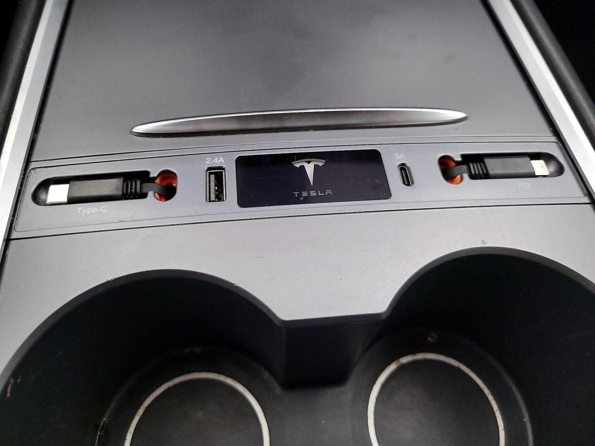 Thumbnail: 2022 Tesla Model 3 - 17