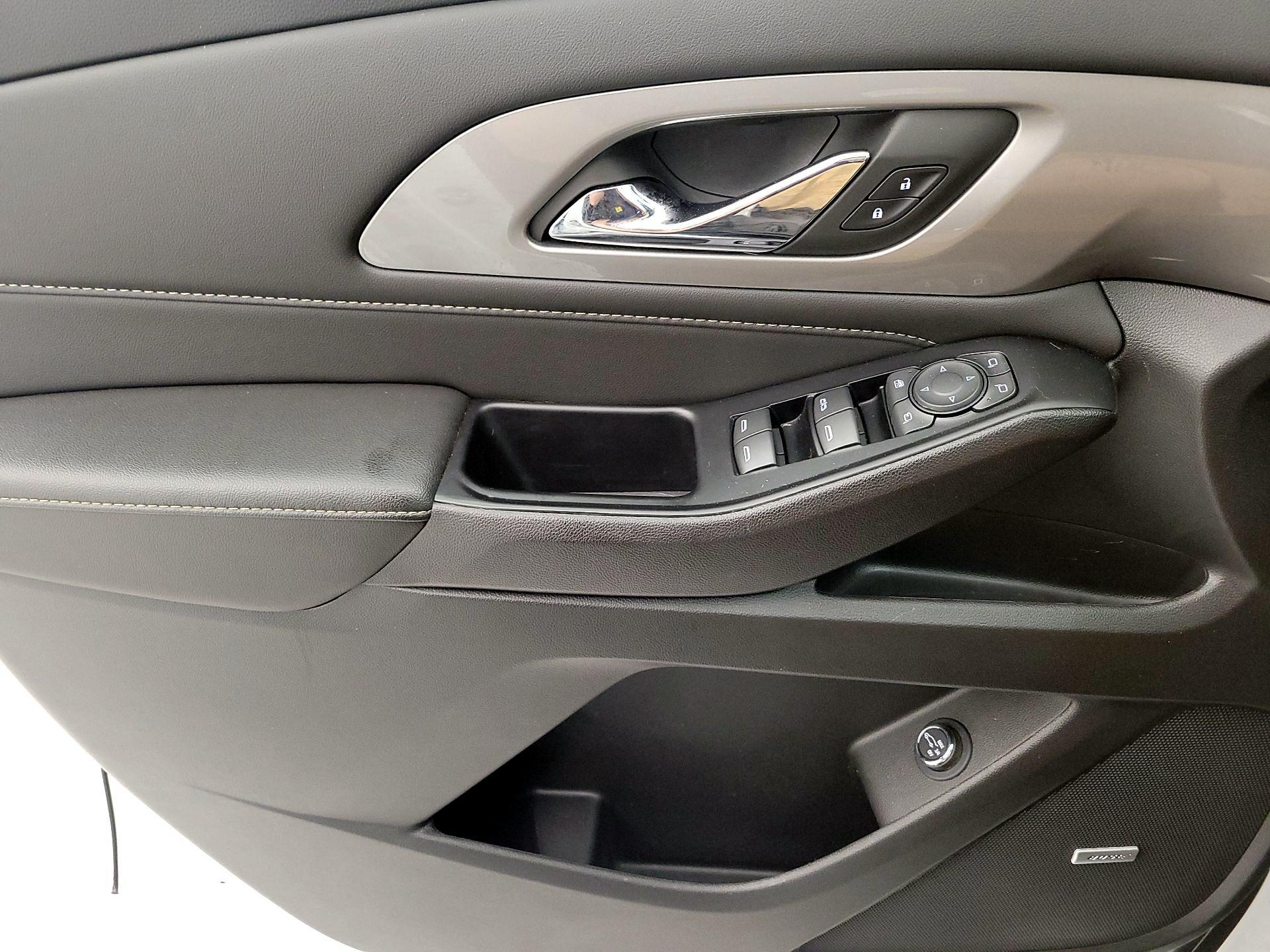 Thumbnail: 2023 Chevrolet Traverse - 12