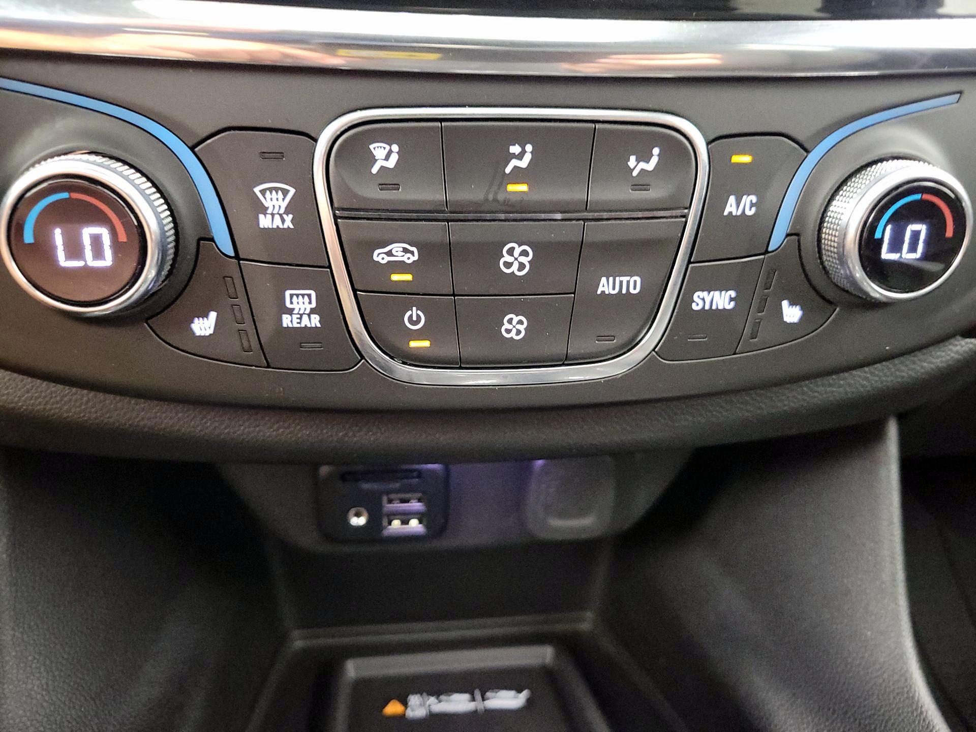 Thumbnail: 2023 Chevrolet Traverse - 17
