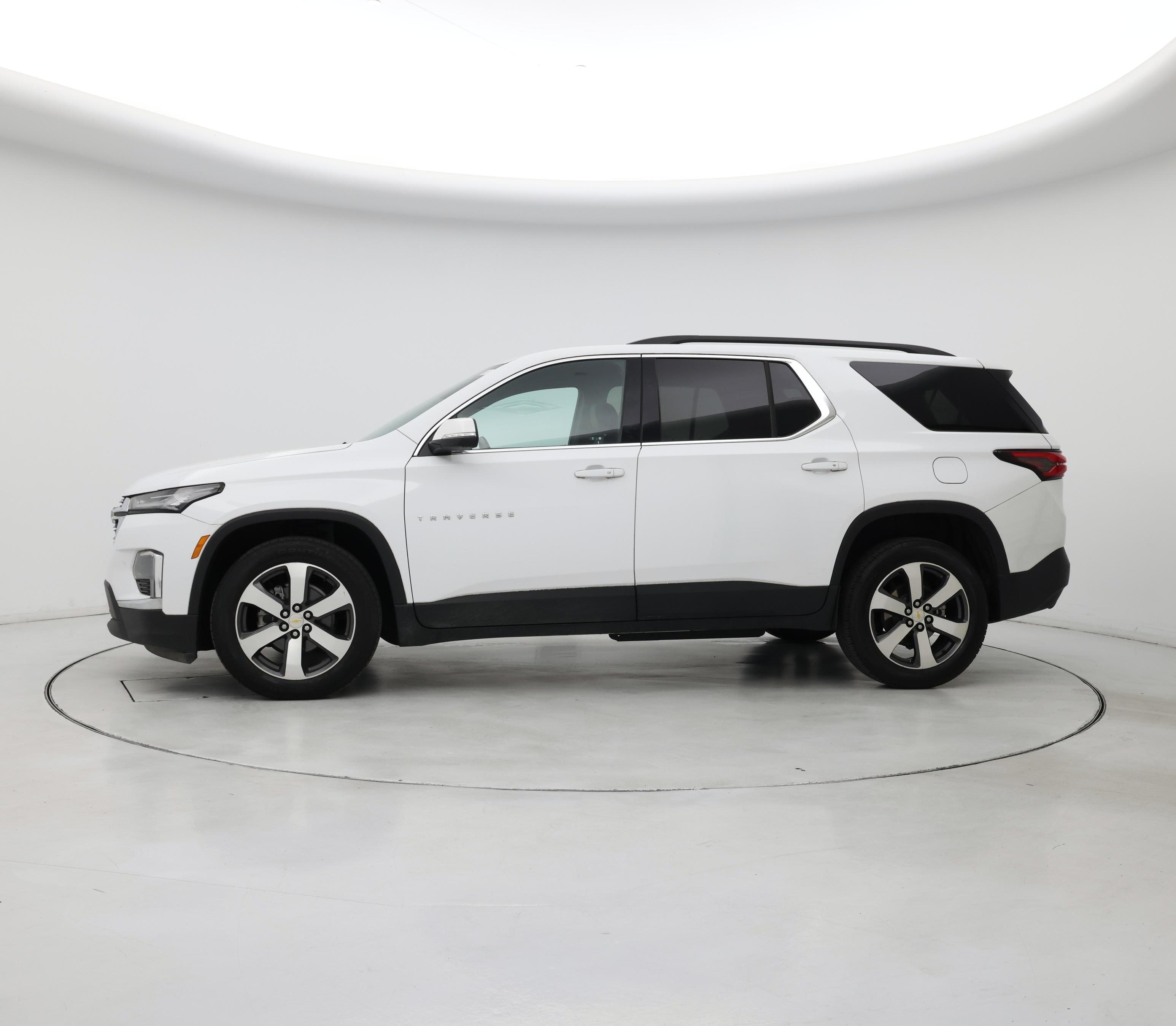 Thumbnail: 2023 Chevrolet Traverse - 3