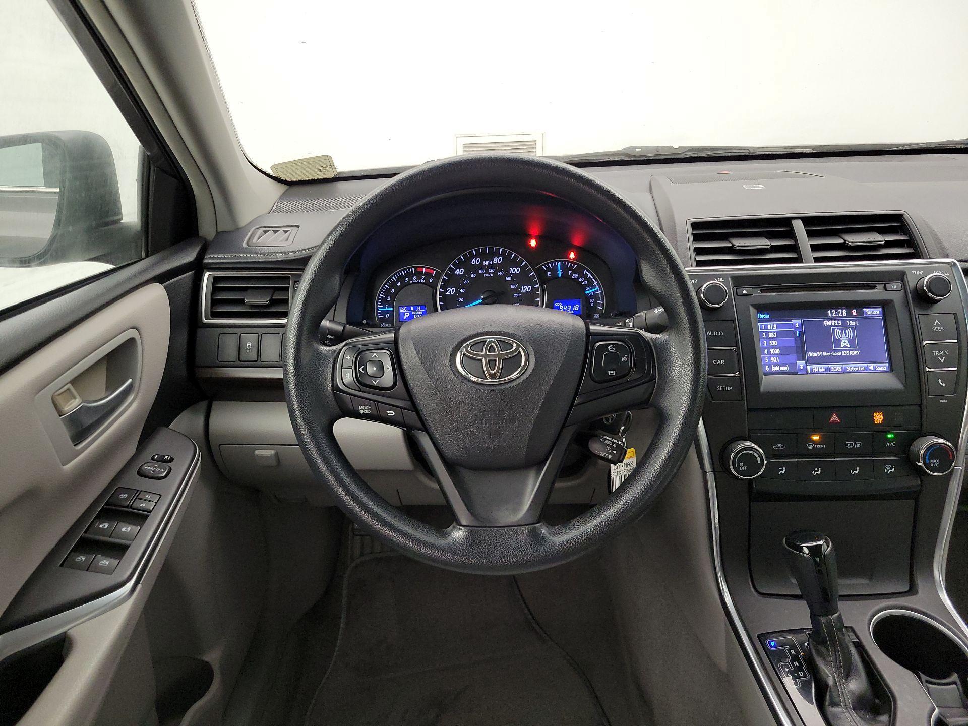 Thumbnail: 2015 Toyota Camry - 10