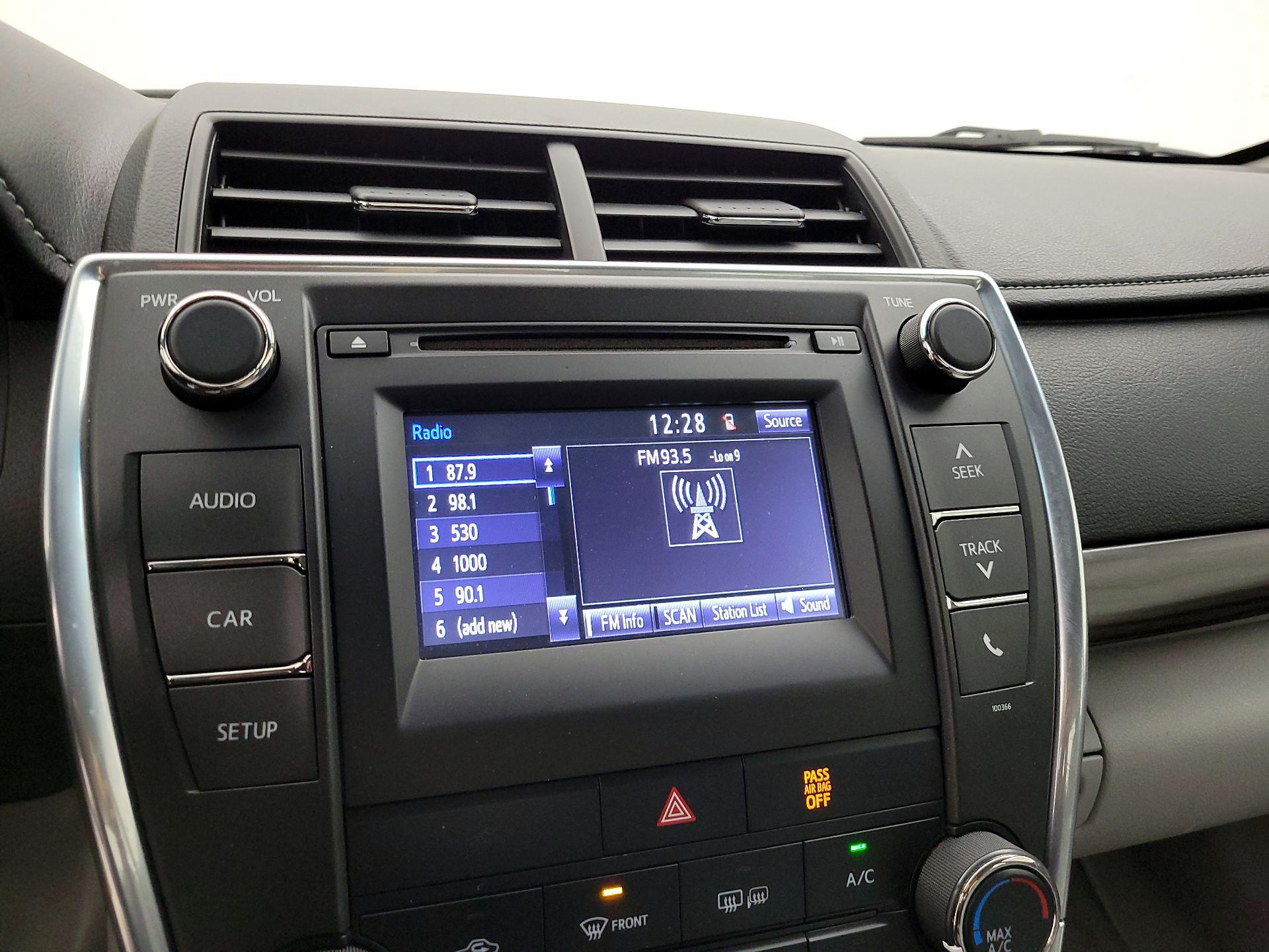 Thumbnail: 2015 Toyota Camry - 15