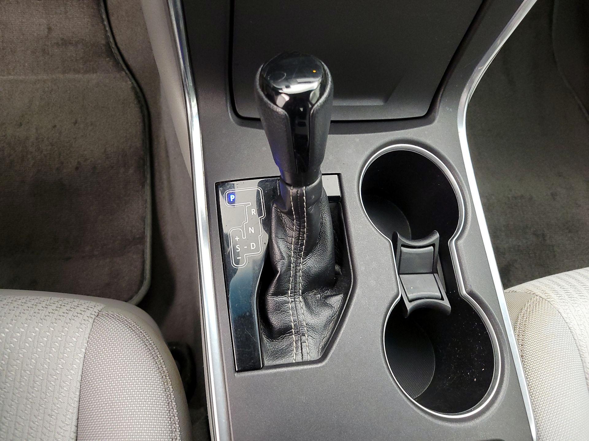 Thumbnail: 2015 Toyota Camry - 17