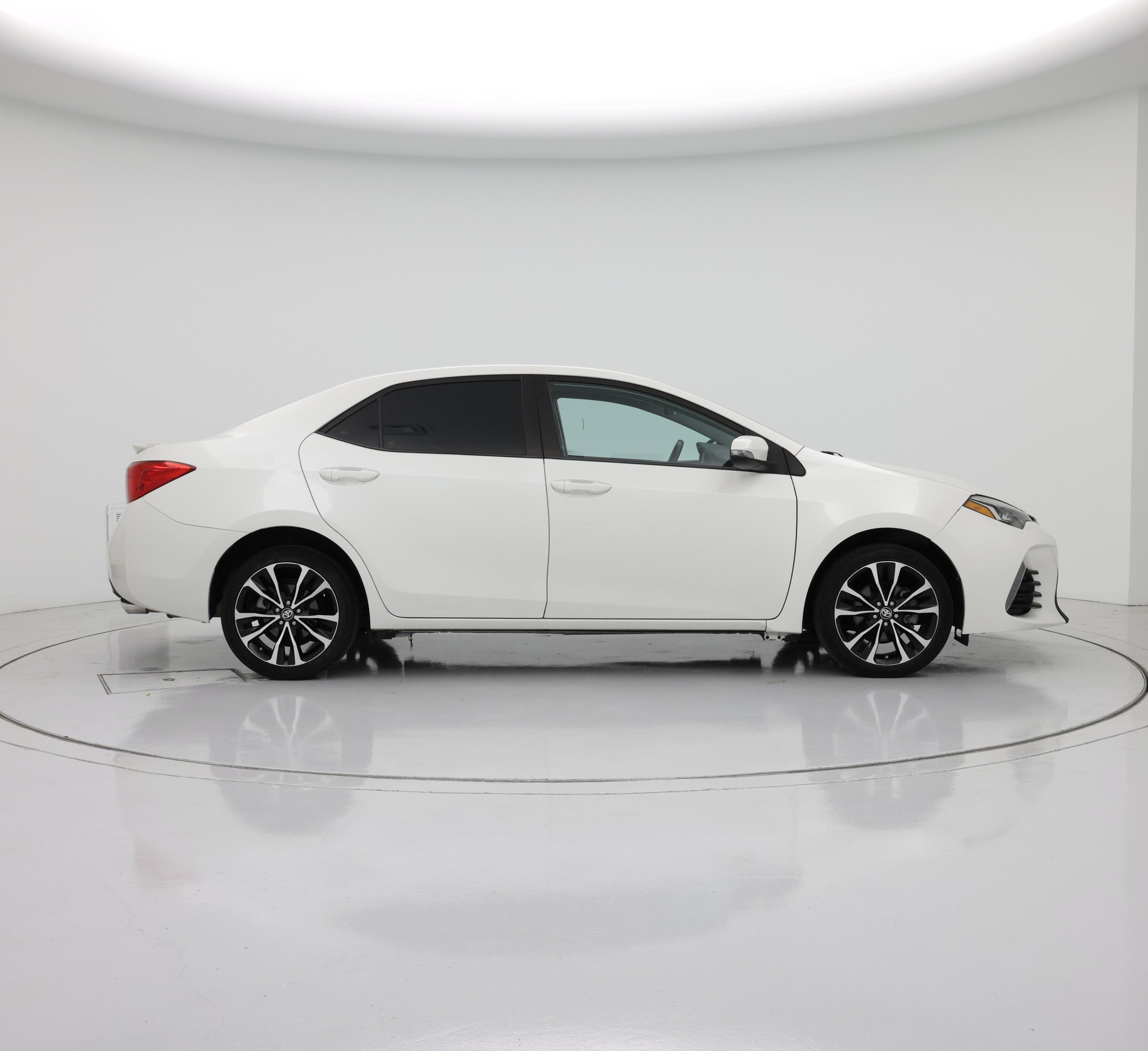 Thumbnail: 2018 Toyota Corolla - 7