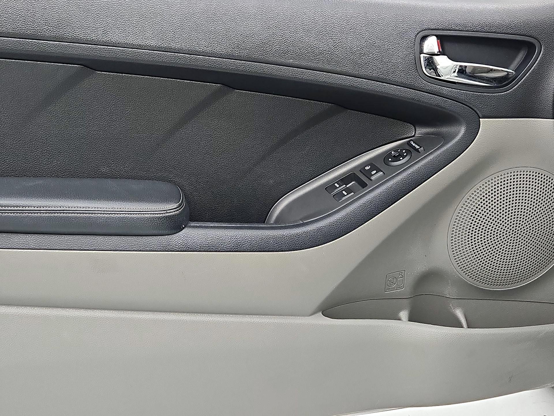 Thumbnail: 2014 Kia Forte - 12