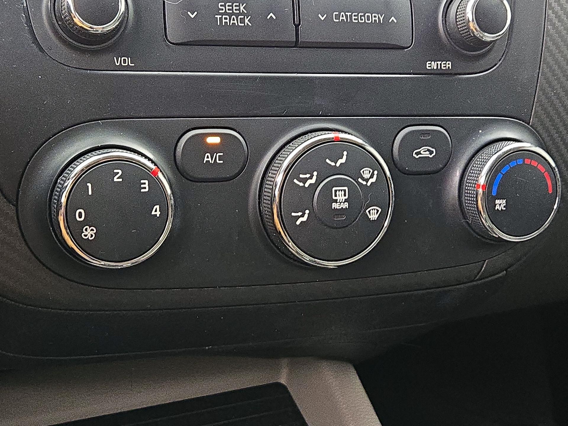 Thumbnail: 2014 Kia Forte - 16