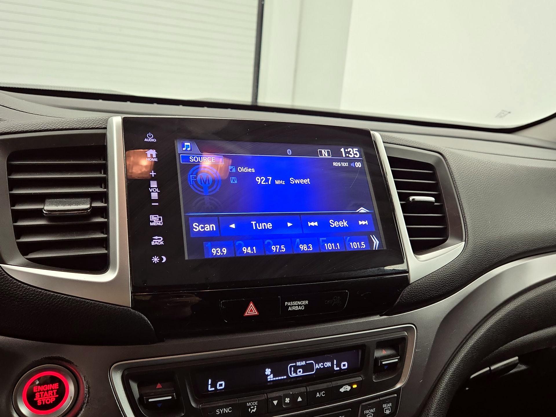 Thumbnail: 2018 Honda Pilot - 15