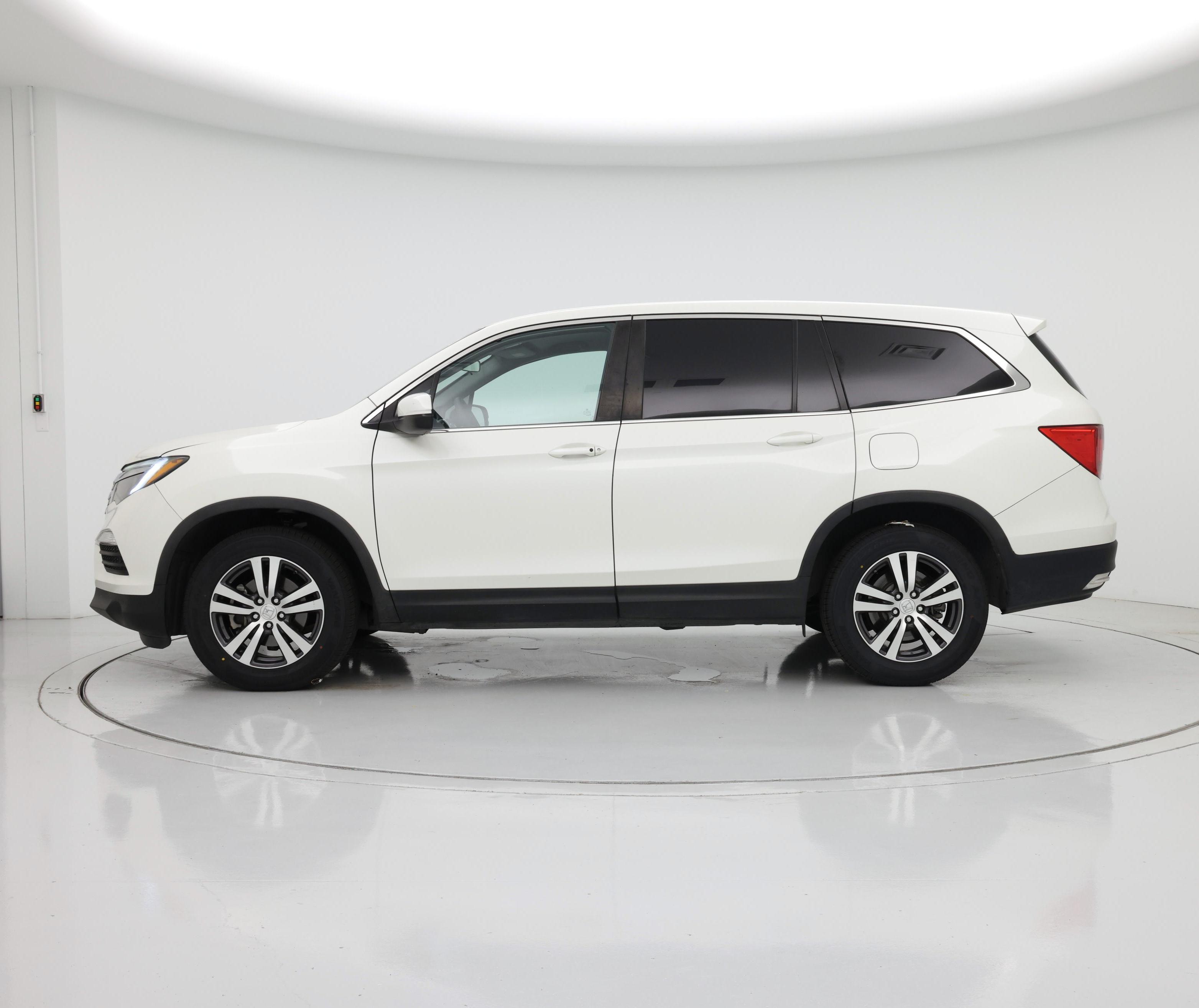 Thumbnail: 2018 Honda Pilot - 3