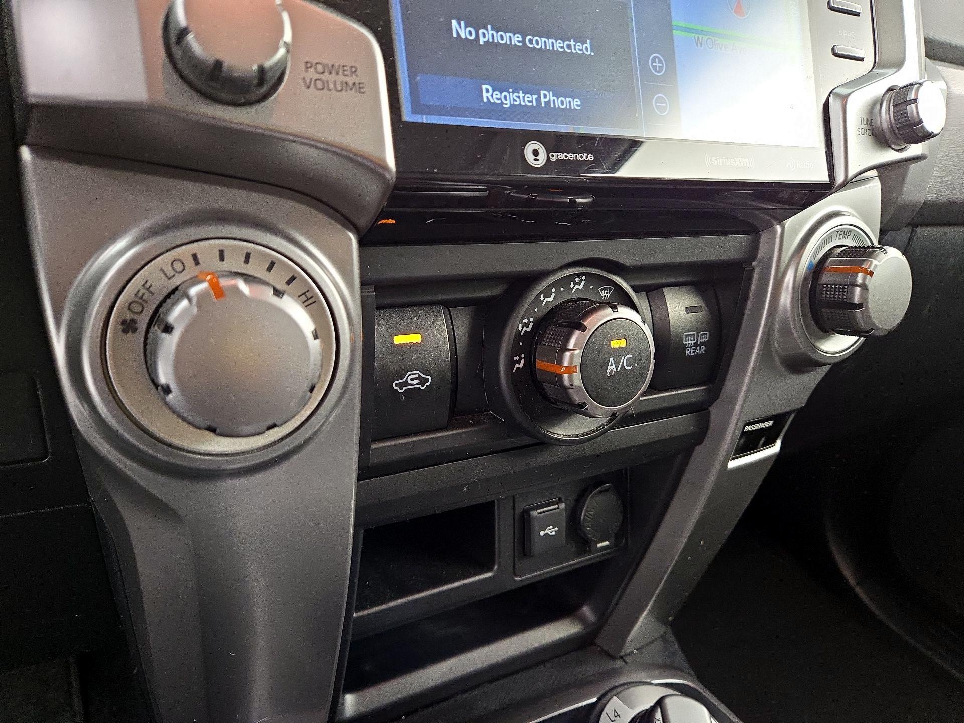 Thumbnail: 2020 Toyota 4Runner - 17
