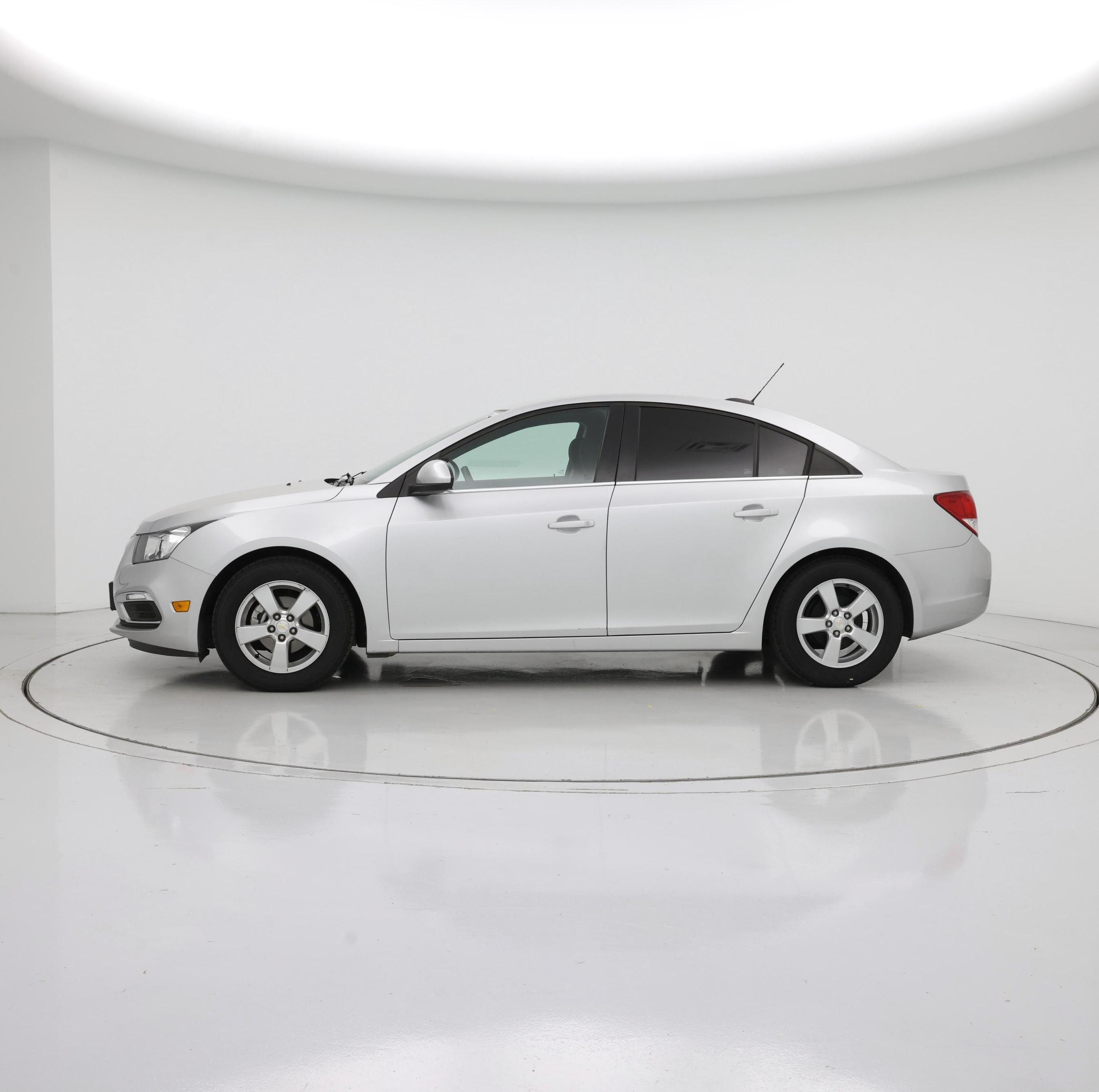 Thumbnail: 2015 Chevrolet Cruze - 3