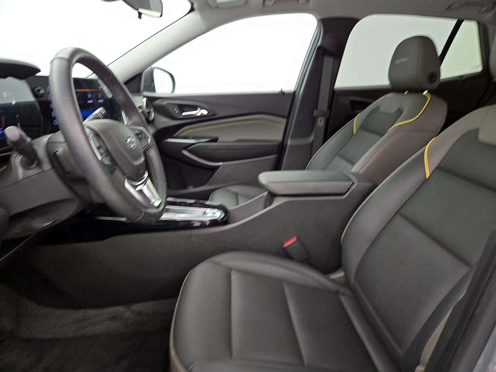 Thumbnail: 2024 Chevrolet Trax - 11