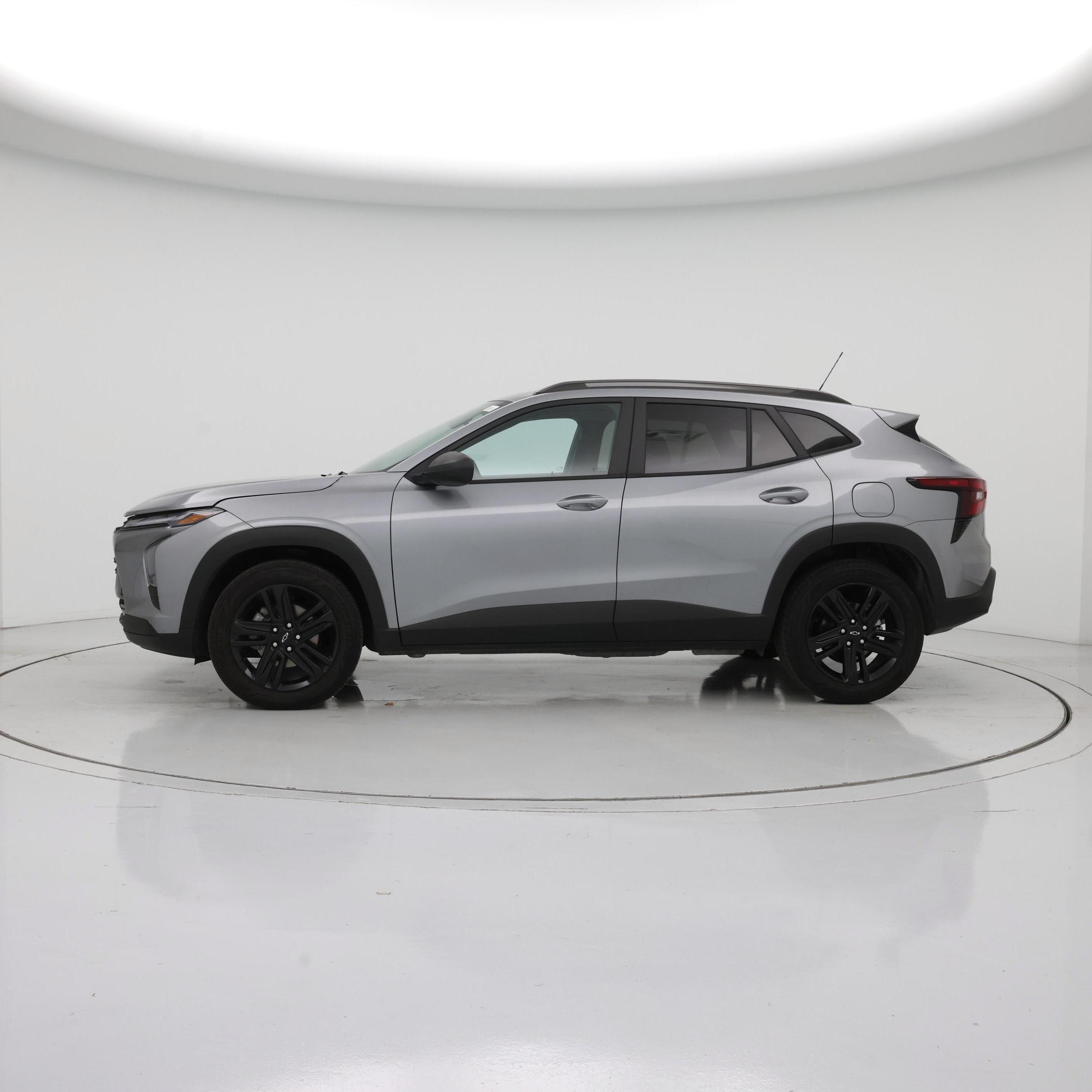 Thumbnail: 2024 Chevrolet Trax - 3