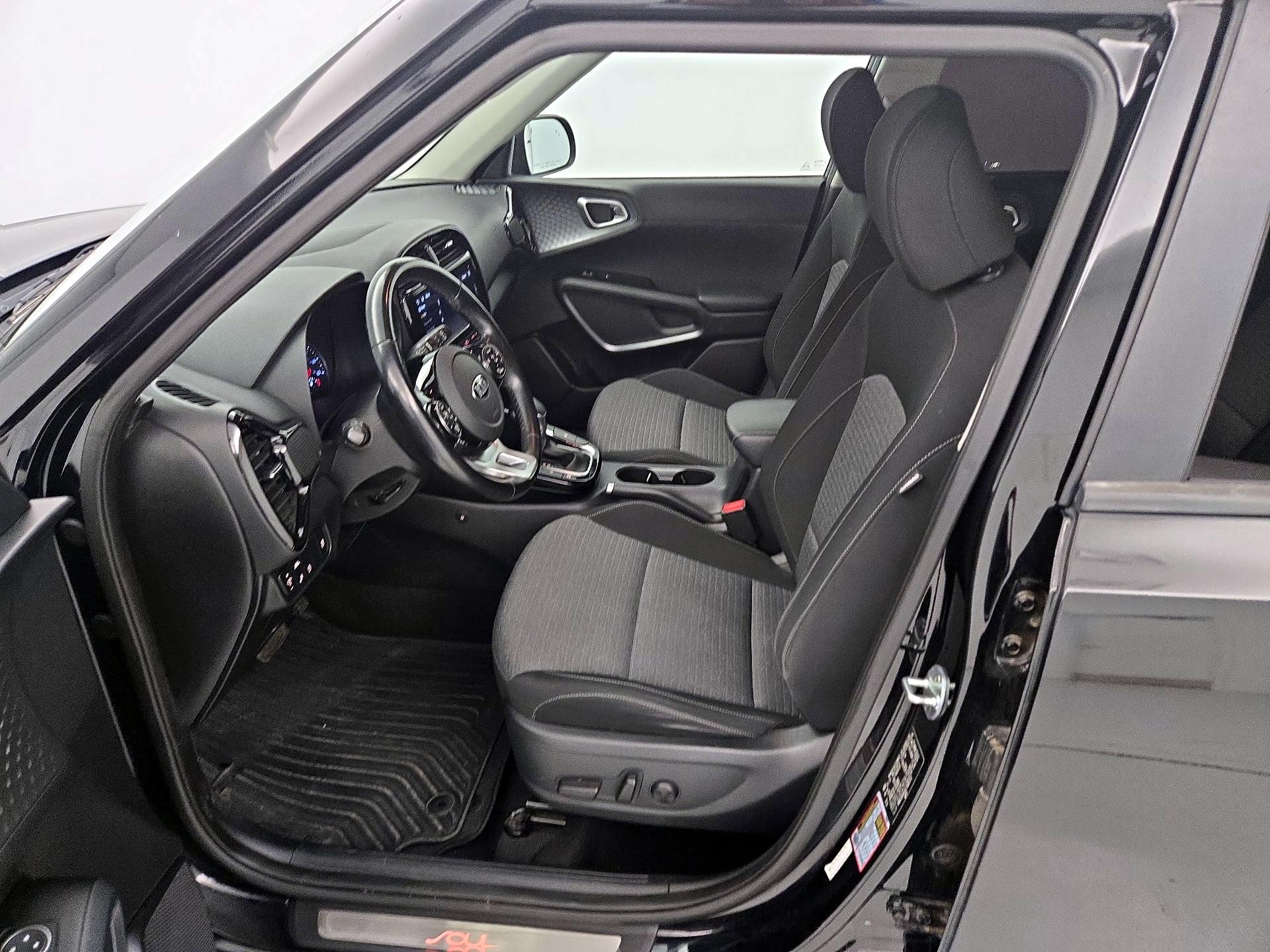 Thumbnail: 2020 Kia Soul - 11