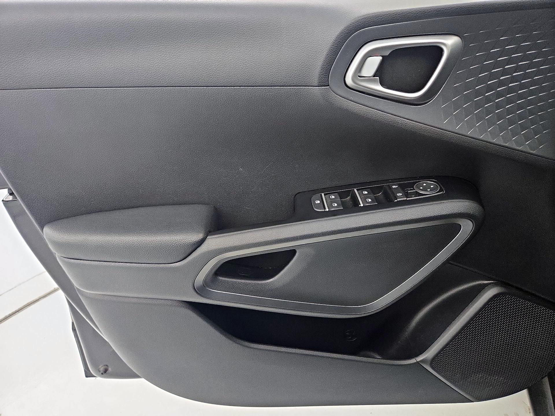 Thumbnail: 2020 Kia Soul - 12