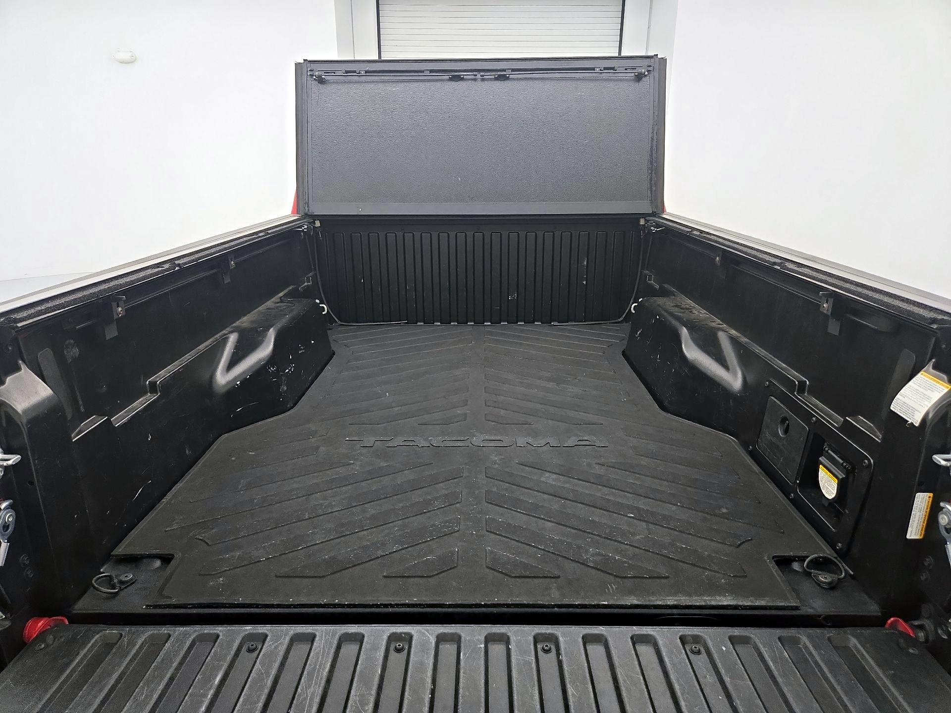 Thumbnail: 2021 Toyota Tacoma - 20