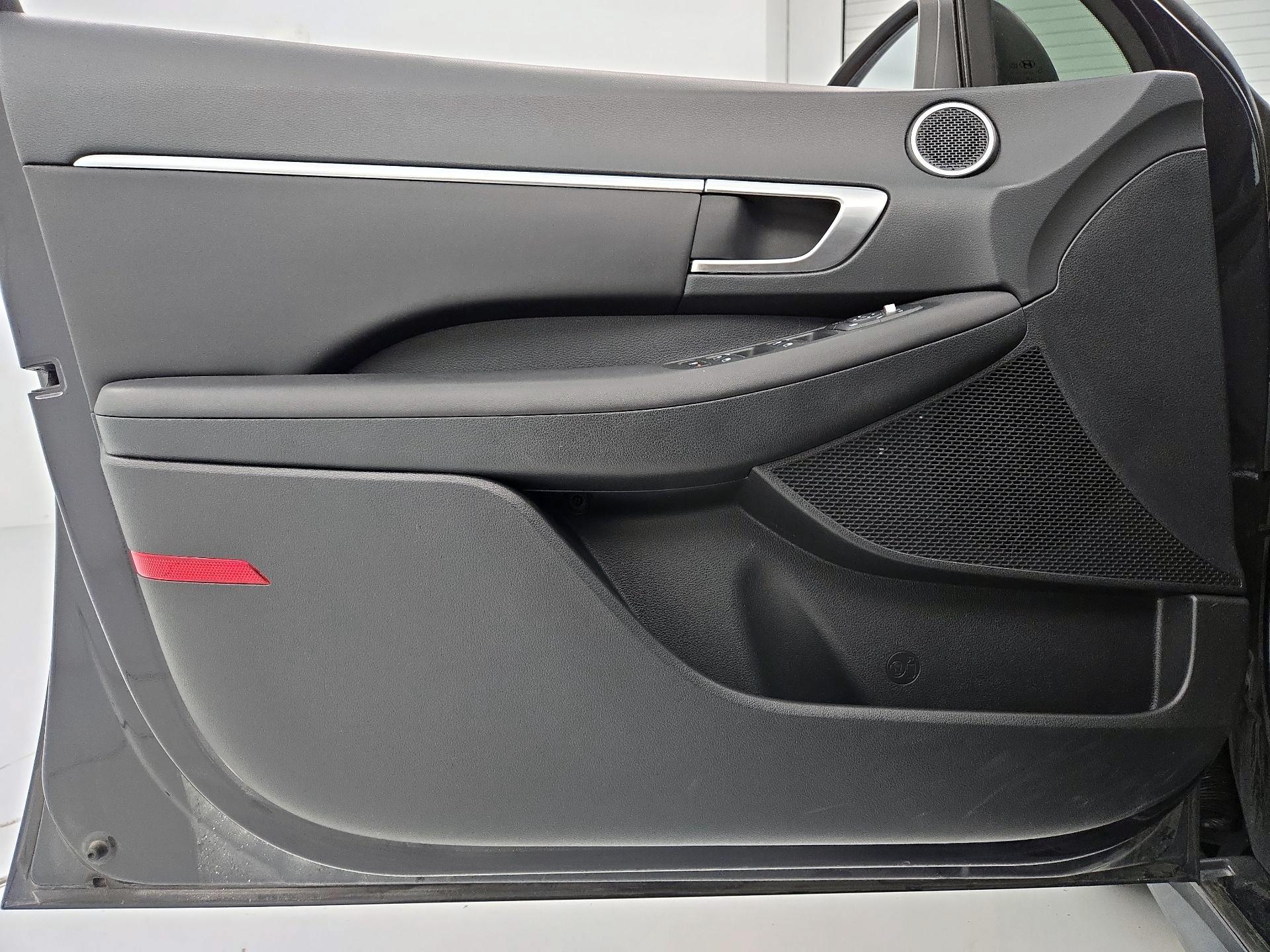 Thumbnail: 2023 Hyundai Sonata - 12