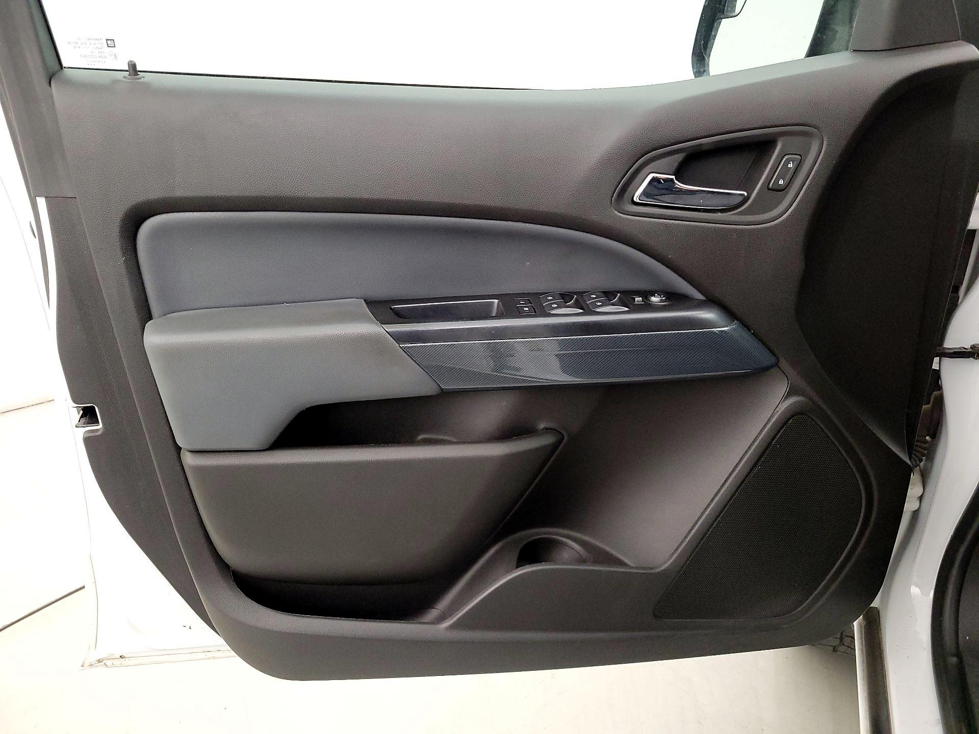 Thumbnail: 2017 Chevrolet Colorado - 12