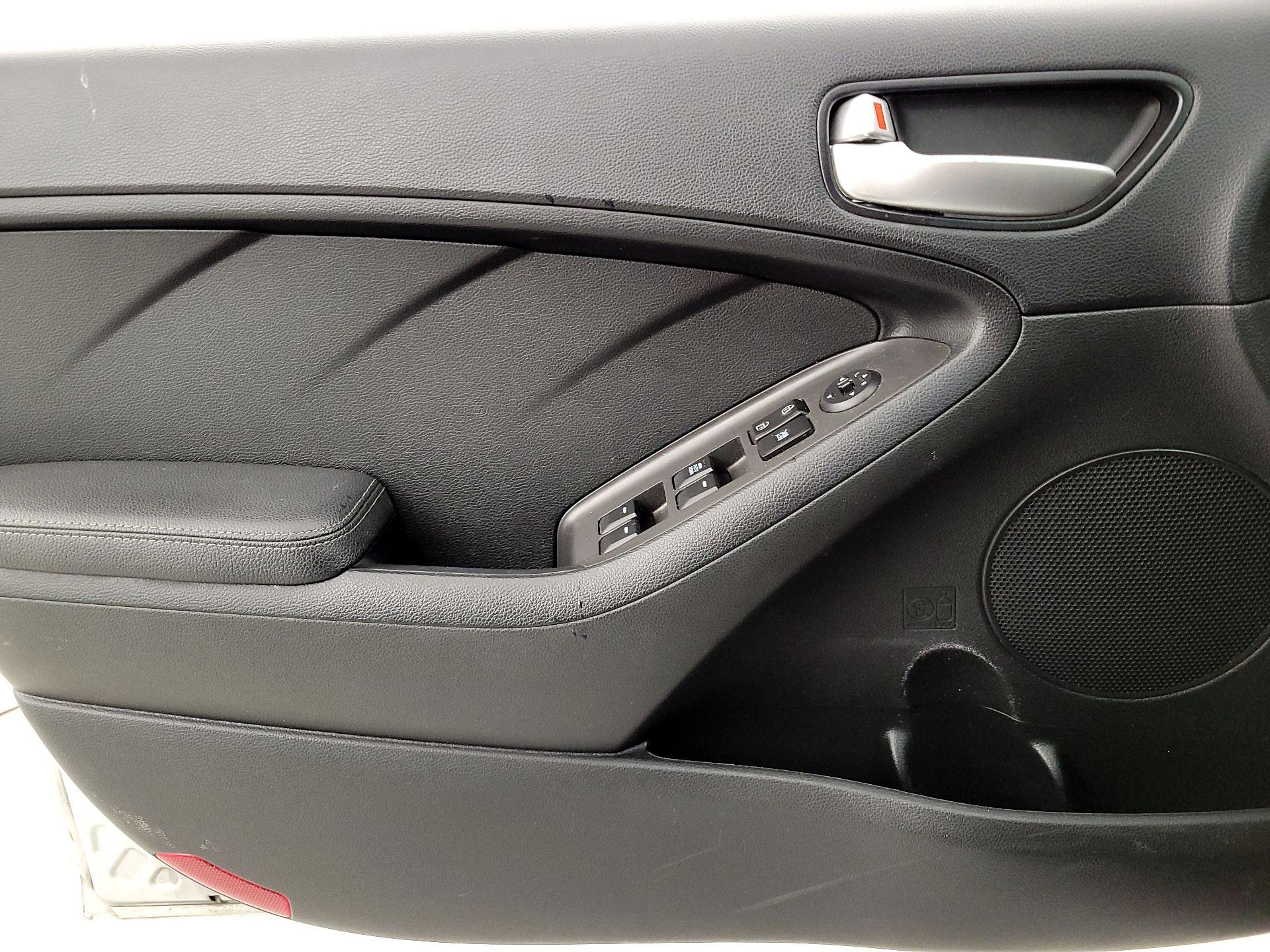 Thumbnail: 2018 Kia Forte - 12