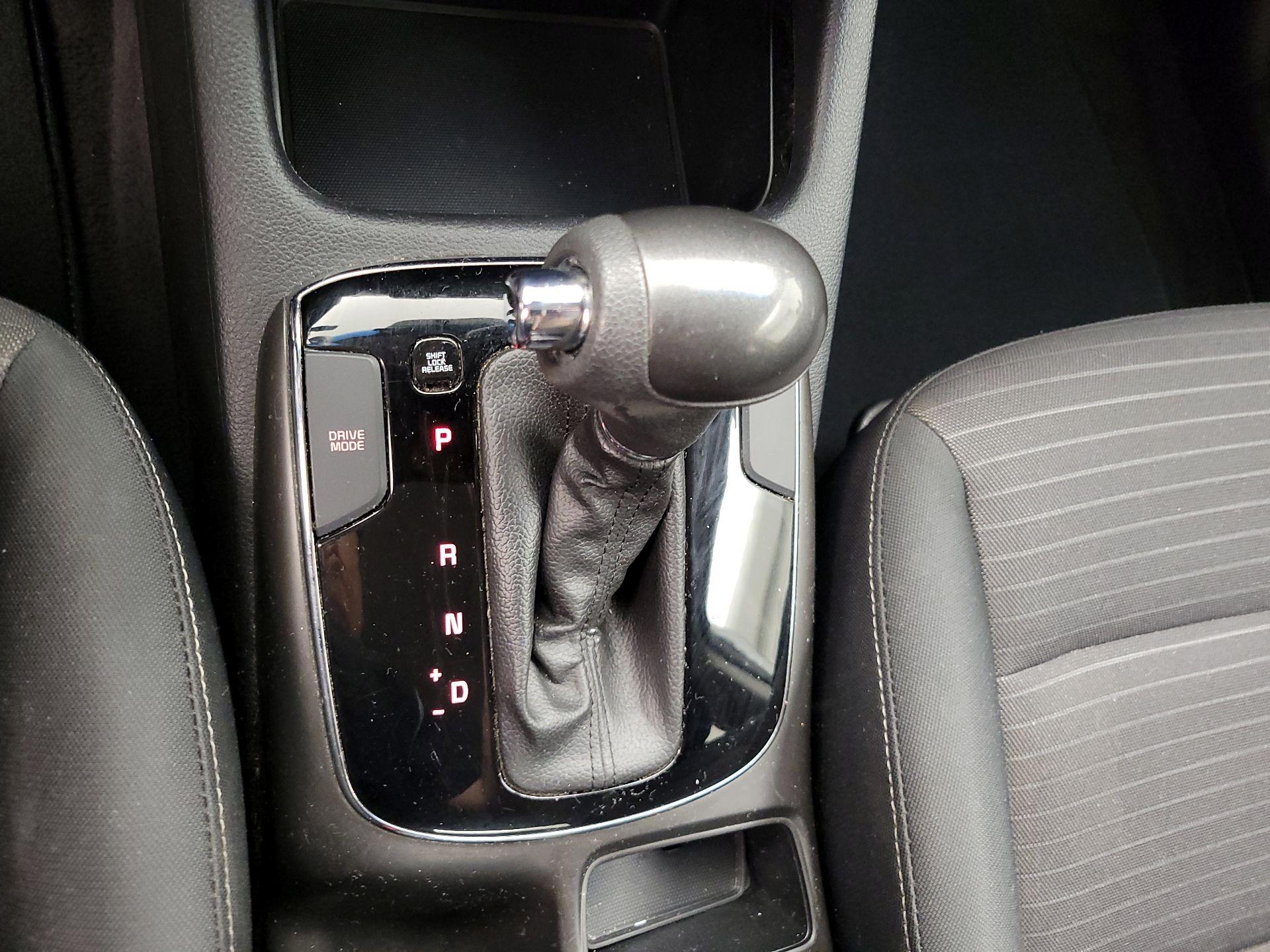 Thumbnail: 2018 Kia Forte - 17