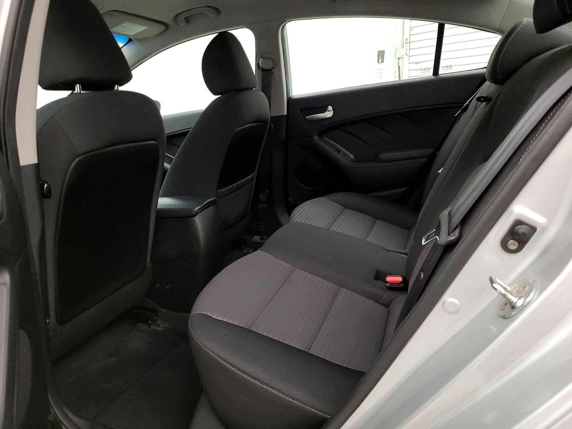 Thumbnail: 2018 Kia Forte - 19