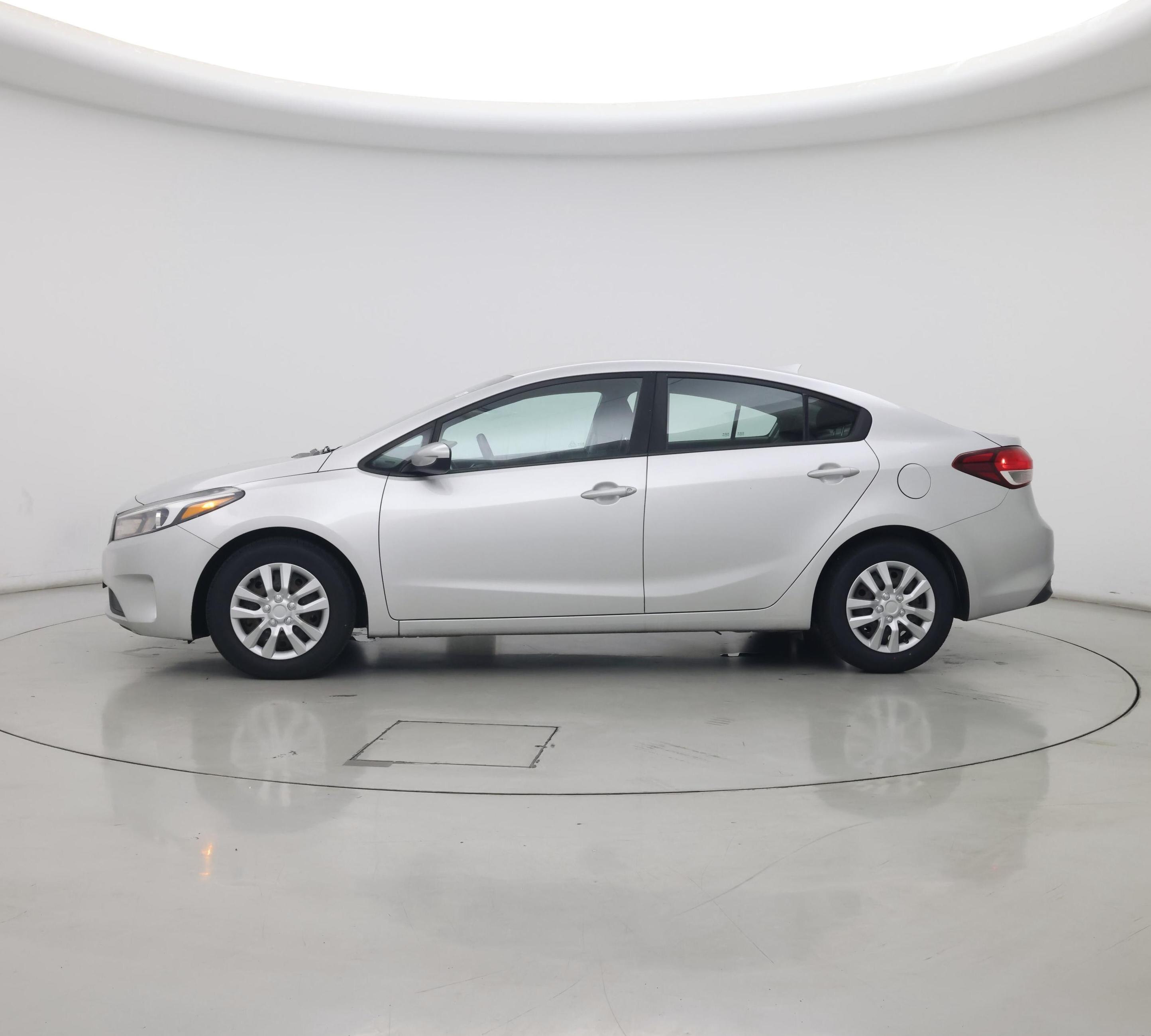 Thumbnail: 2018 Kia Forte - 3