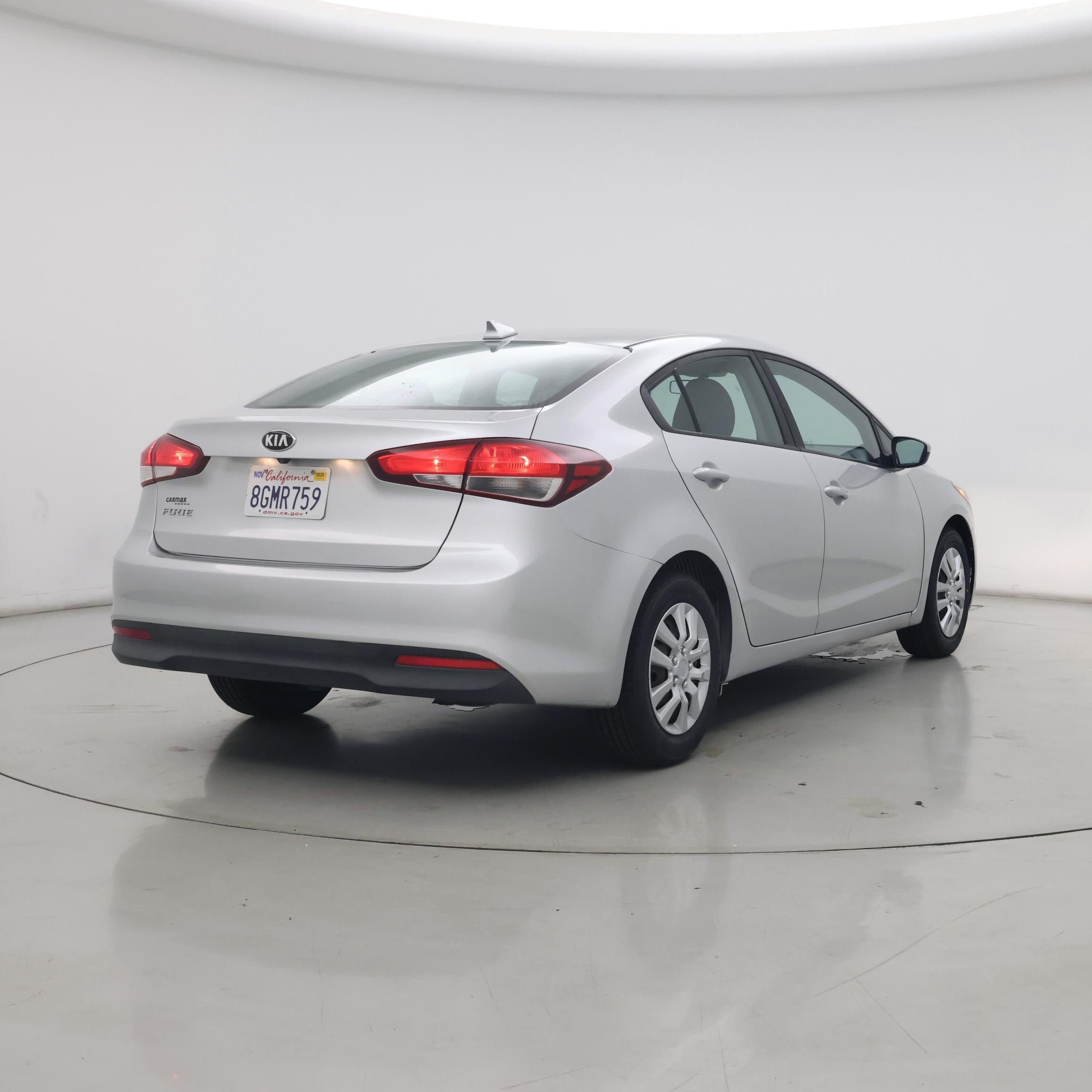 Thumbnail: 2018 Kia Forte - 8
