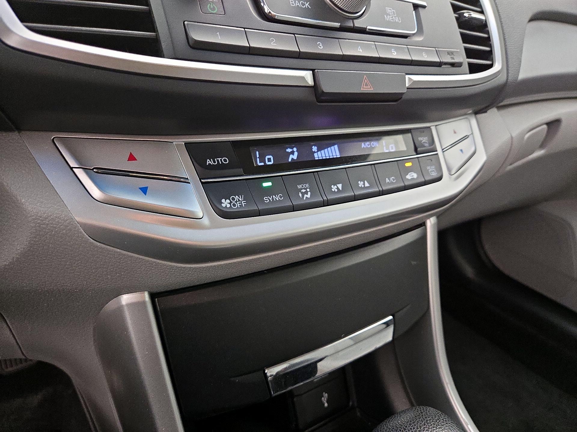 Thumbnail: 2015 Honda Accord - 16
