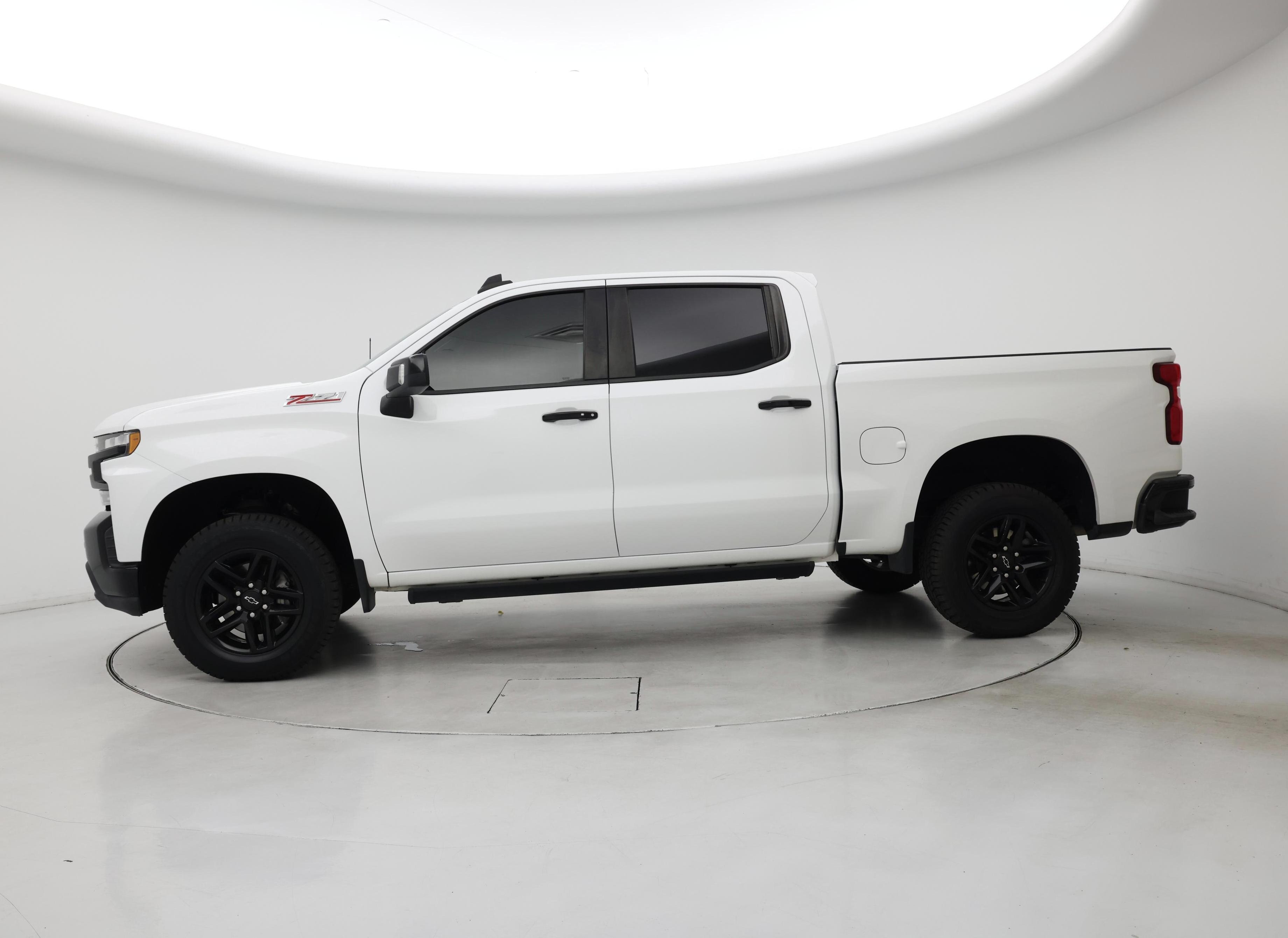 Thumbnail: 2020 Chevrolet Silverado 1500 - 3