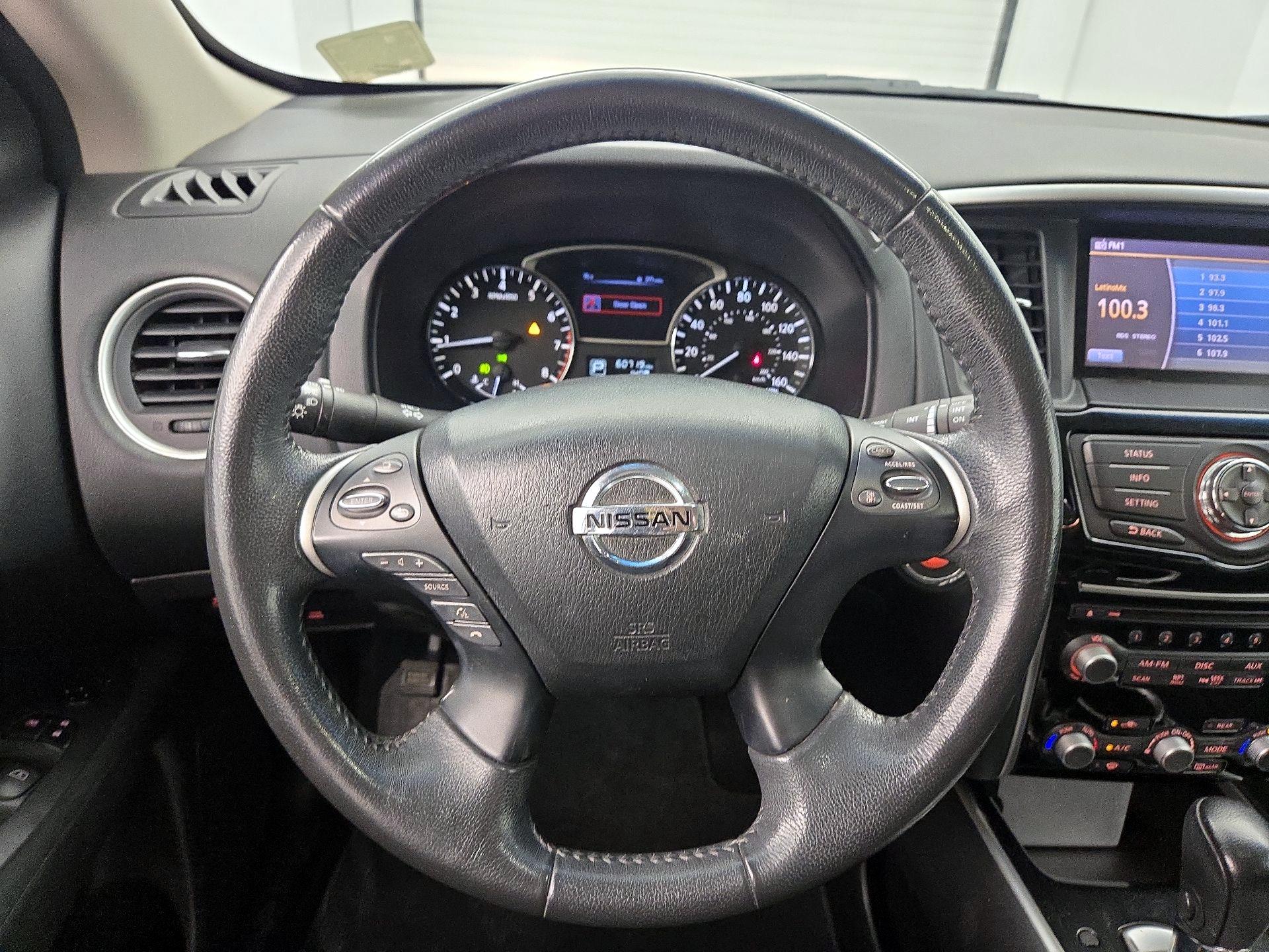 Thumbnail: 2015 Nissan Pathfinder - 10