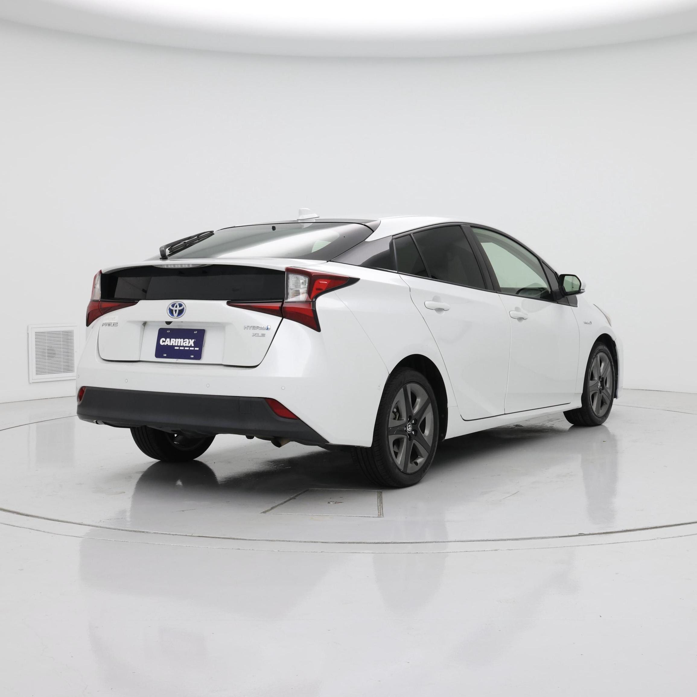 Thumbnail: 2022 Toyota Prius - 8