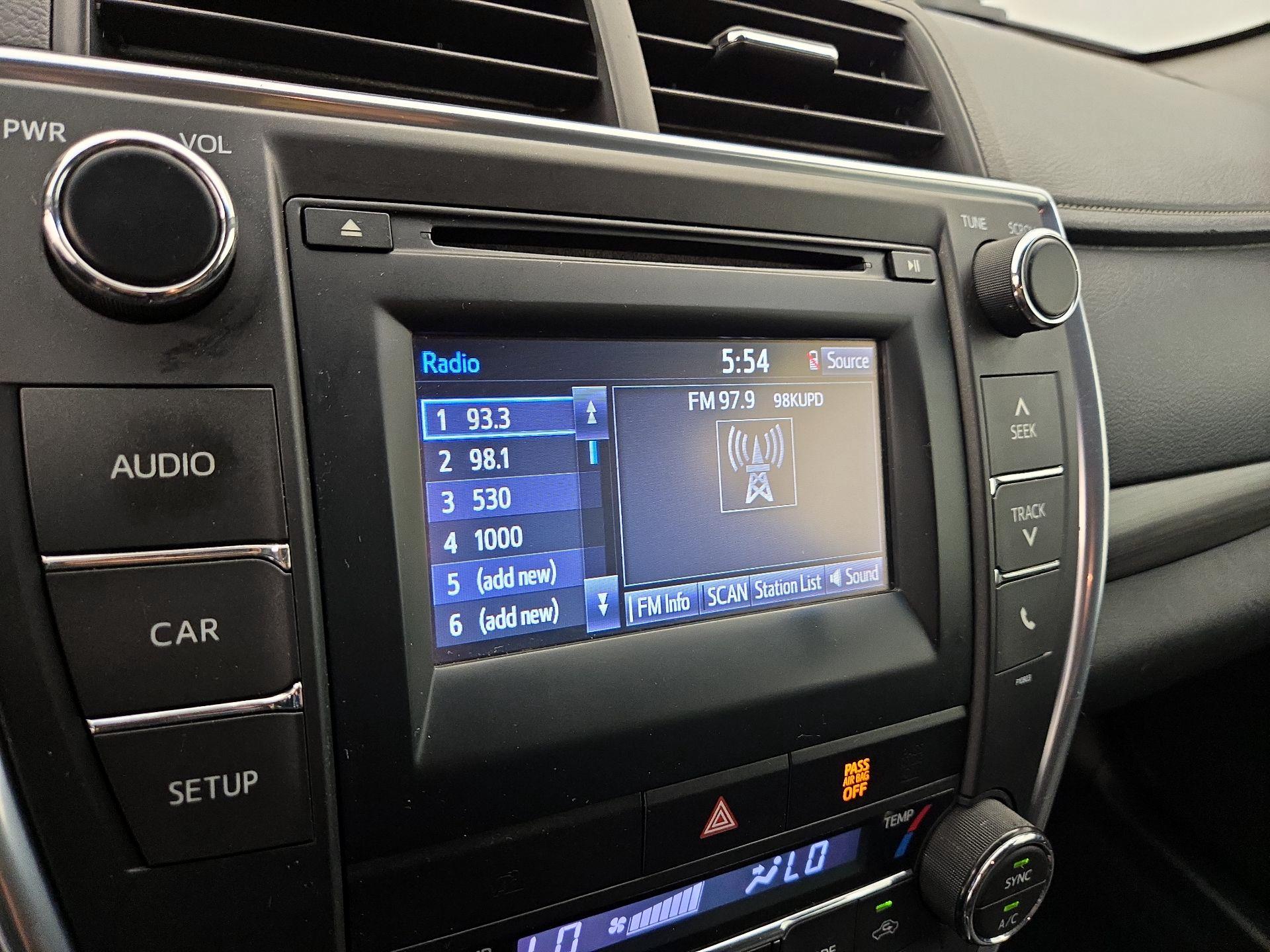 Thumbnail: 2015 Toyota Camry - 15