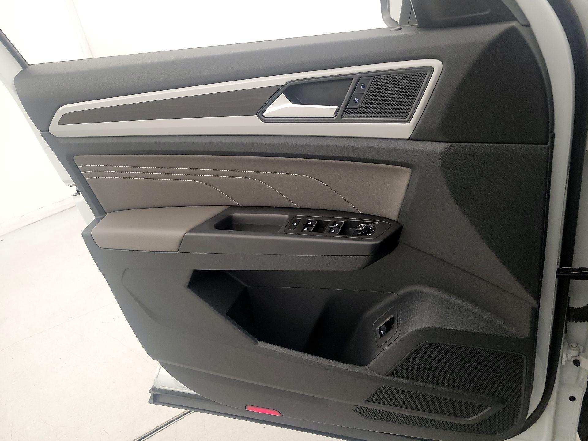 Thumbnail: 2023 Volkswagen Atlas - 12