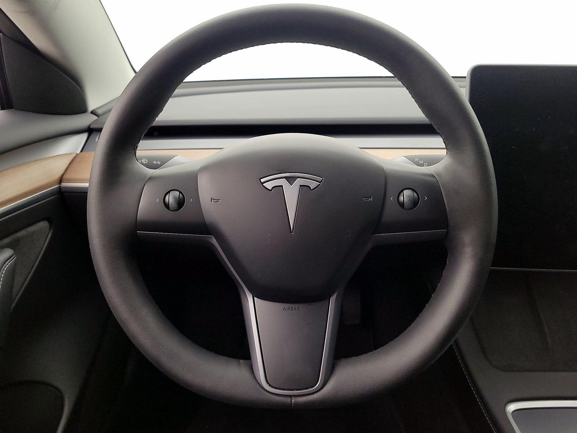 Thumbnail: 2023 Tesla Model 3 - 10