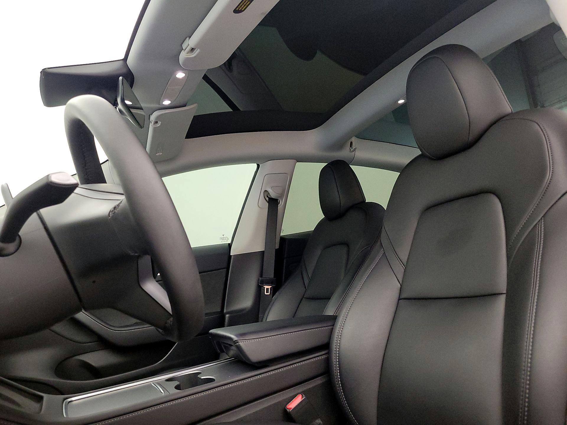 Thumbnail: 2023 Tesla Model 3 - 18