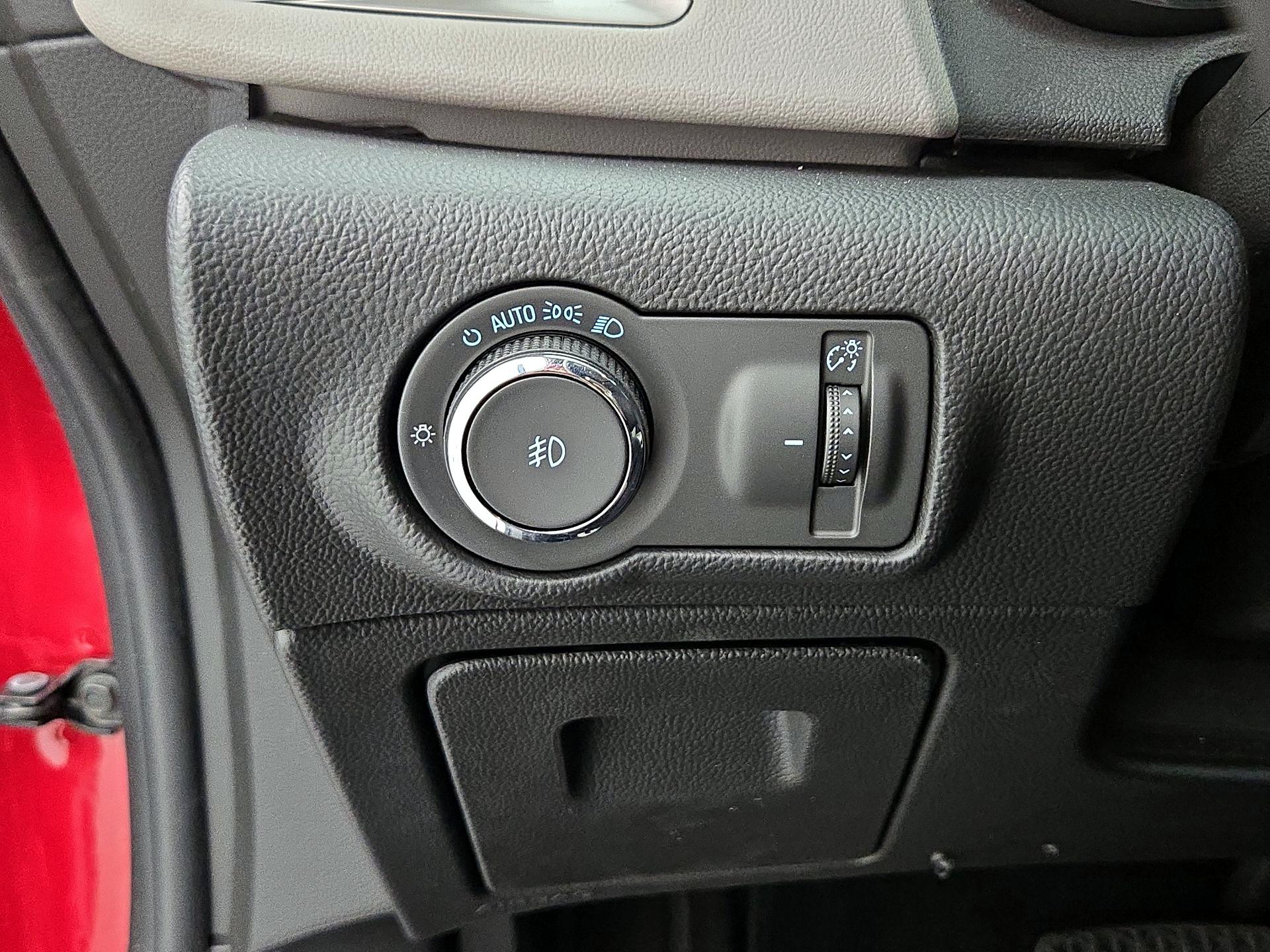 Thumbnail: 2016 Buick Verano - 13