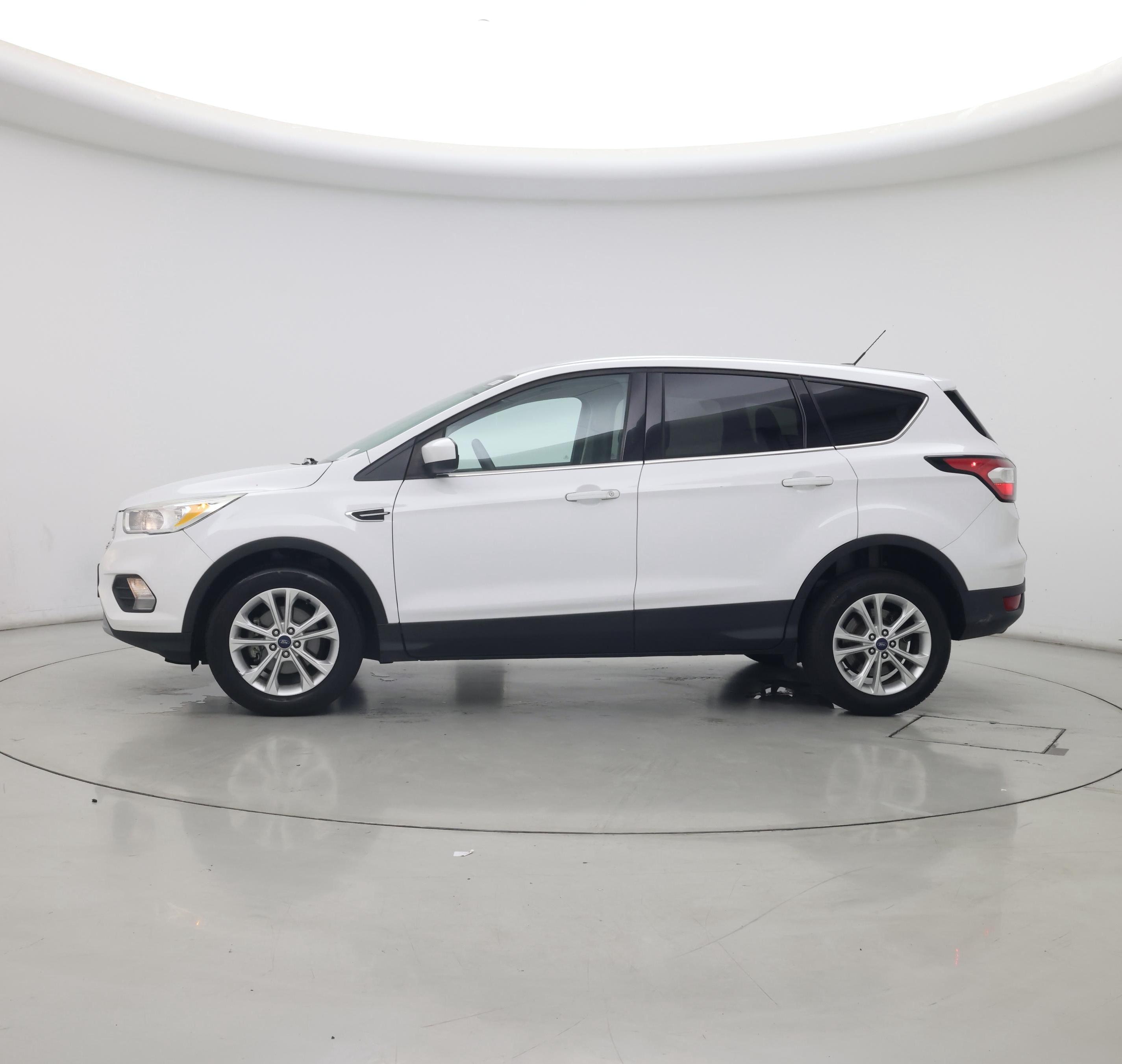 Thumbnail: 2017 Ford Escape - 3
