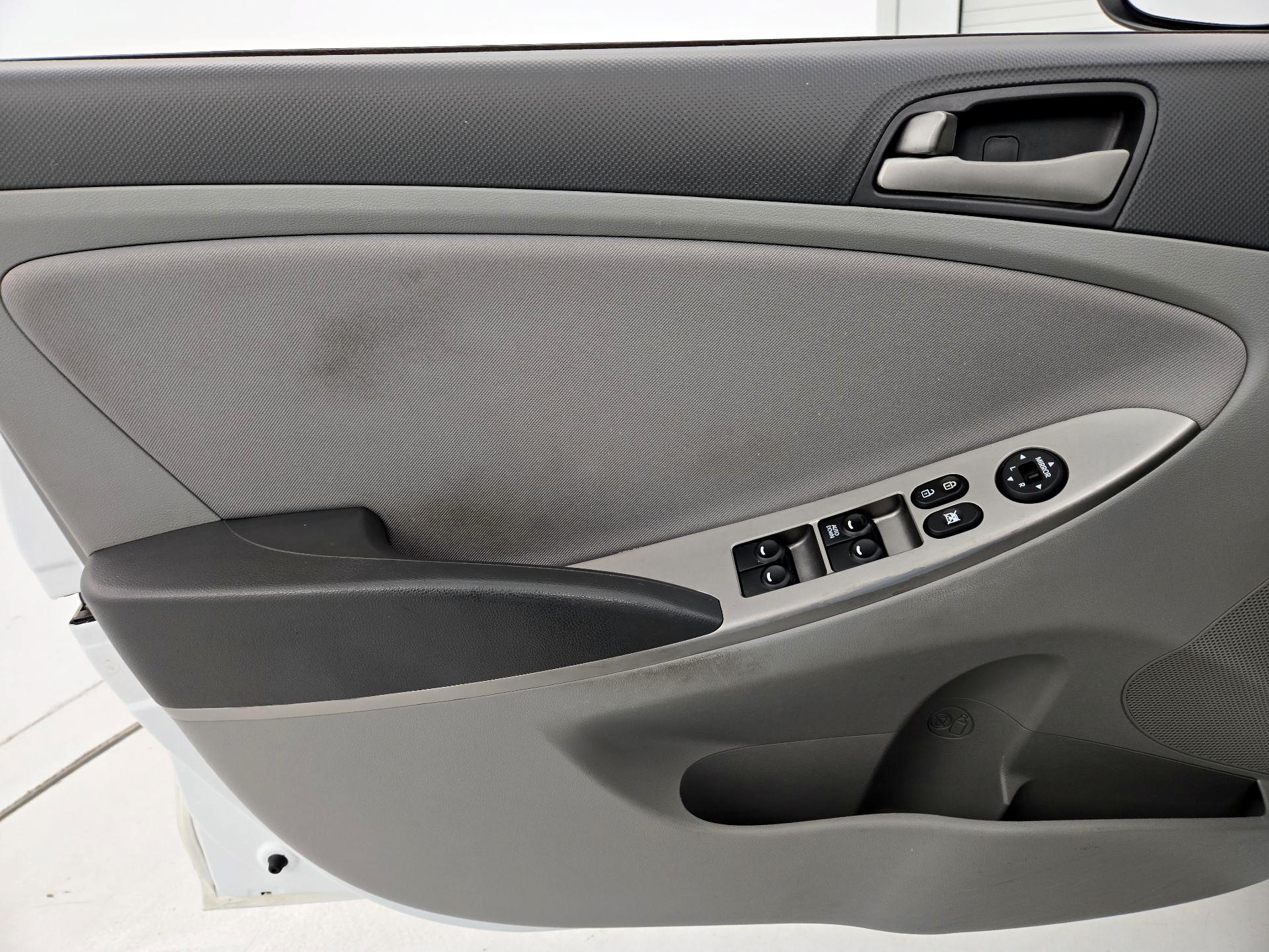 Thumbnail: 2016 Hyundai Accent - 12