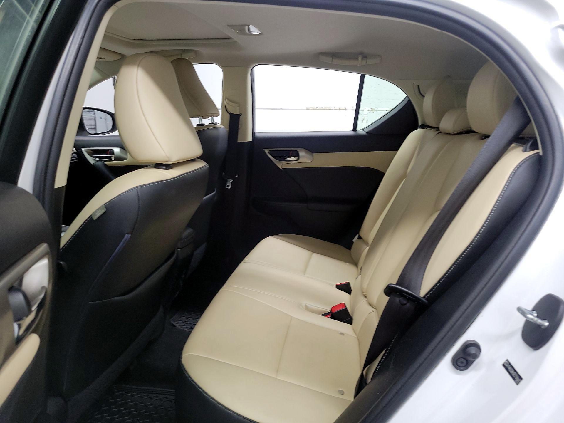 Thumbnail: 2014 Lexus CT - 17