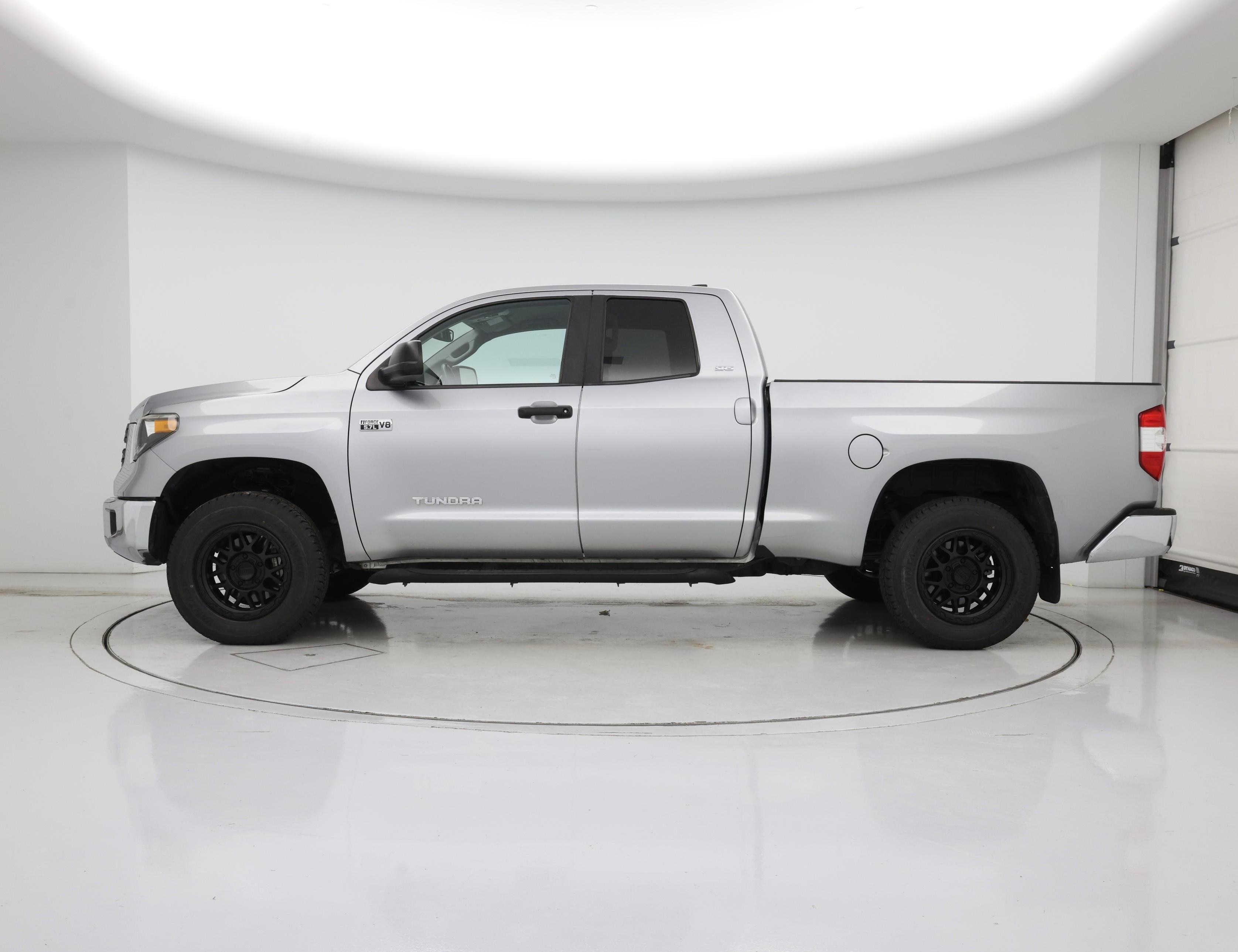 Thumbnail: 2021 Toyota Tundra - 3