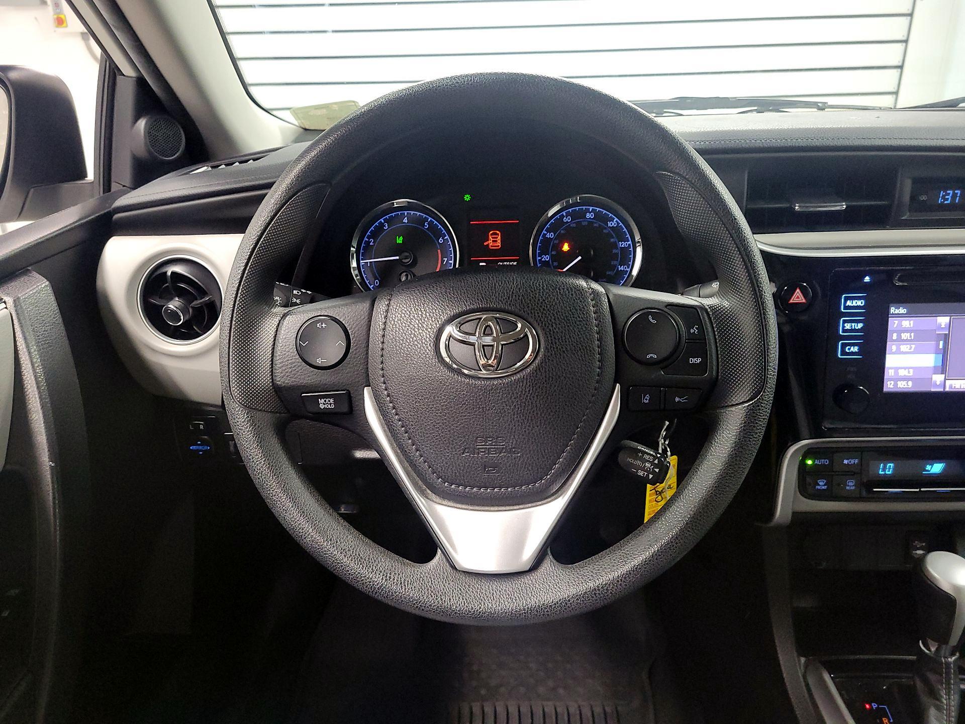 Thumbnail: 2018 Toyota Corolla - 10
