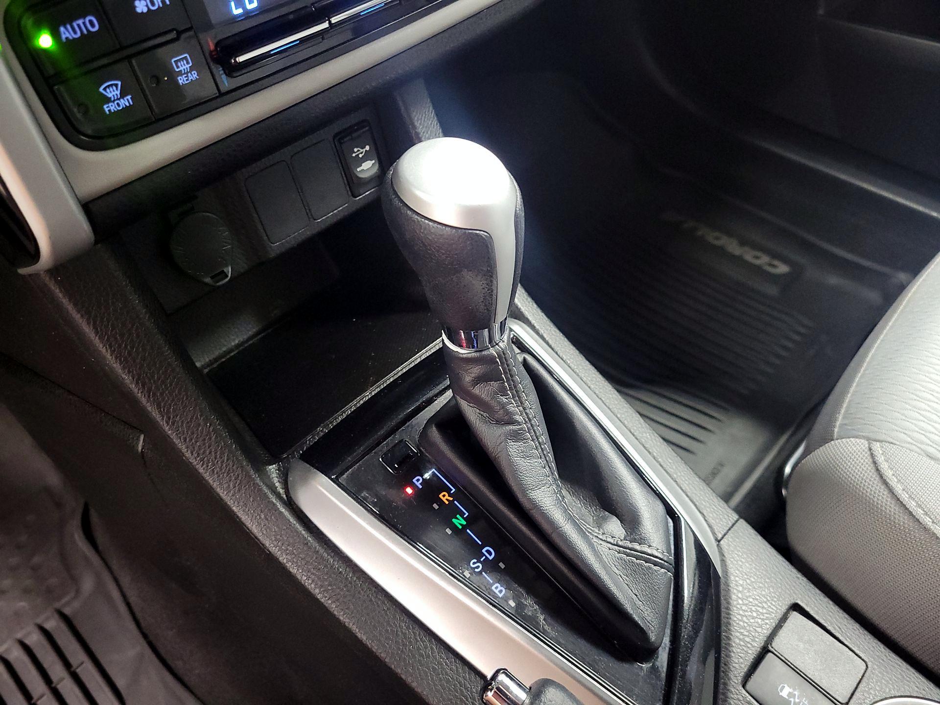 Thumbnail: 2018 Toyota Corolla - 17