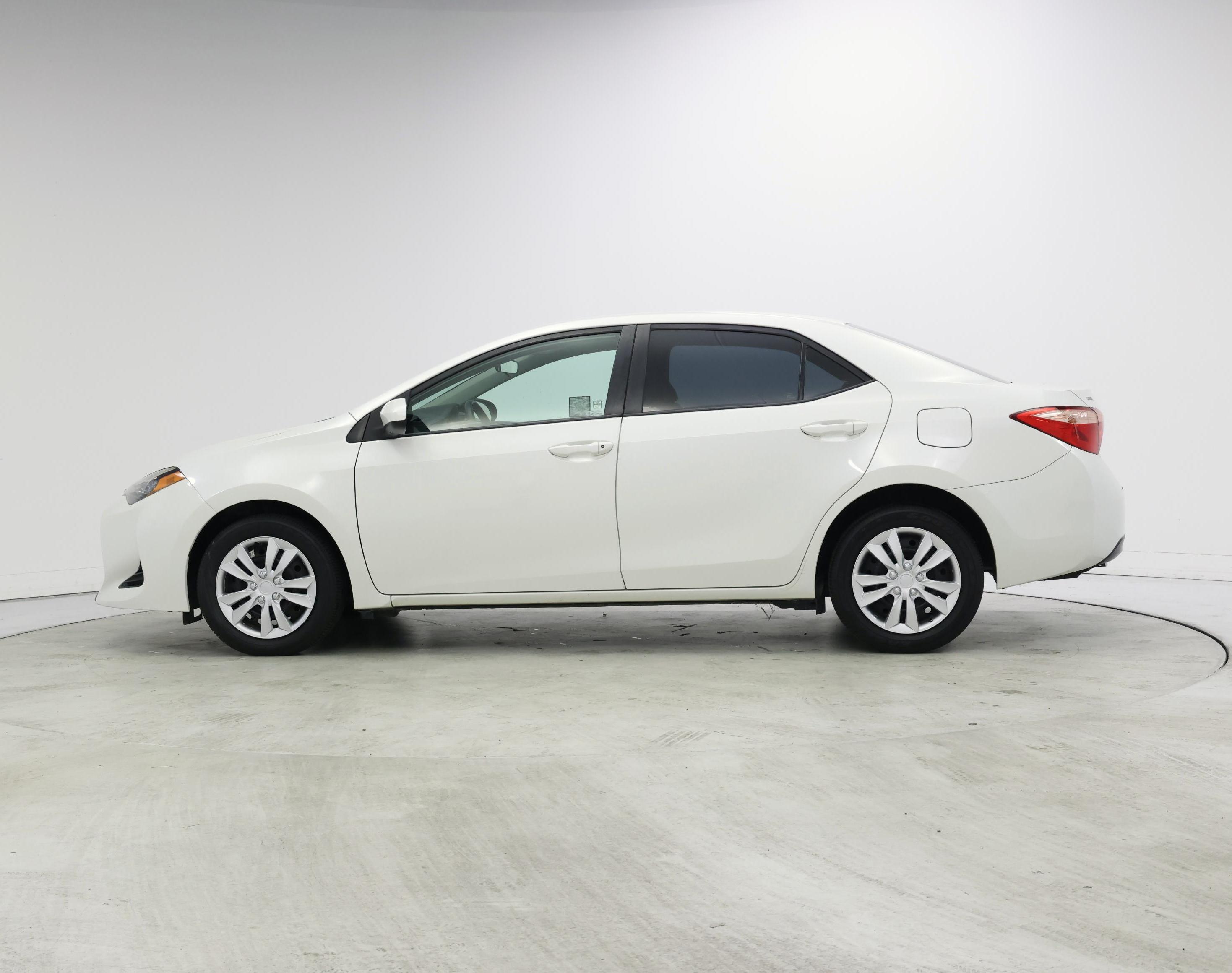 Thumbnail: 2018 Toyota Corolla - 3