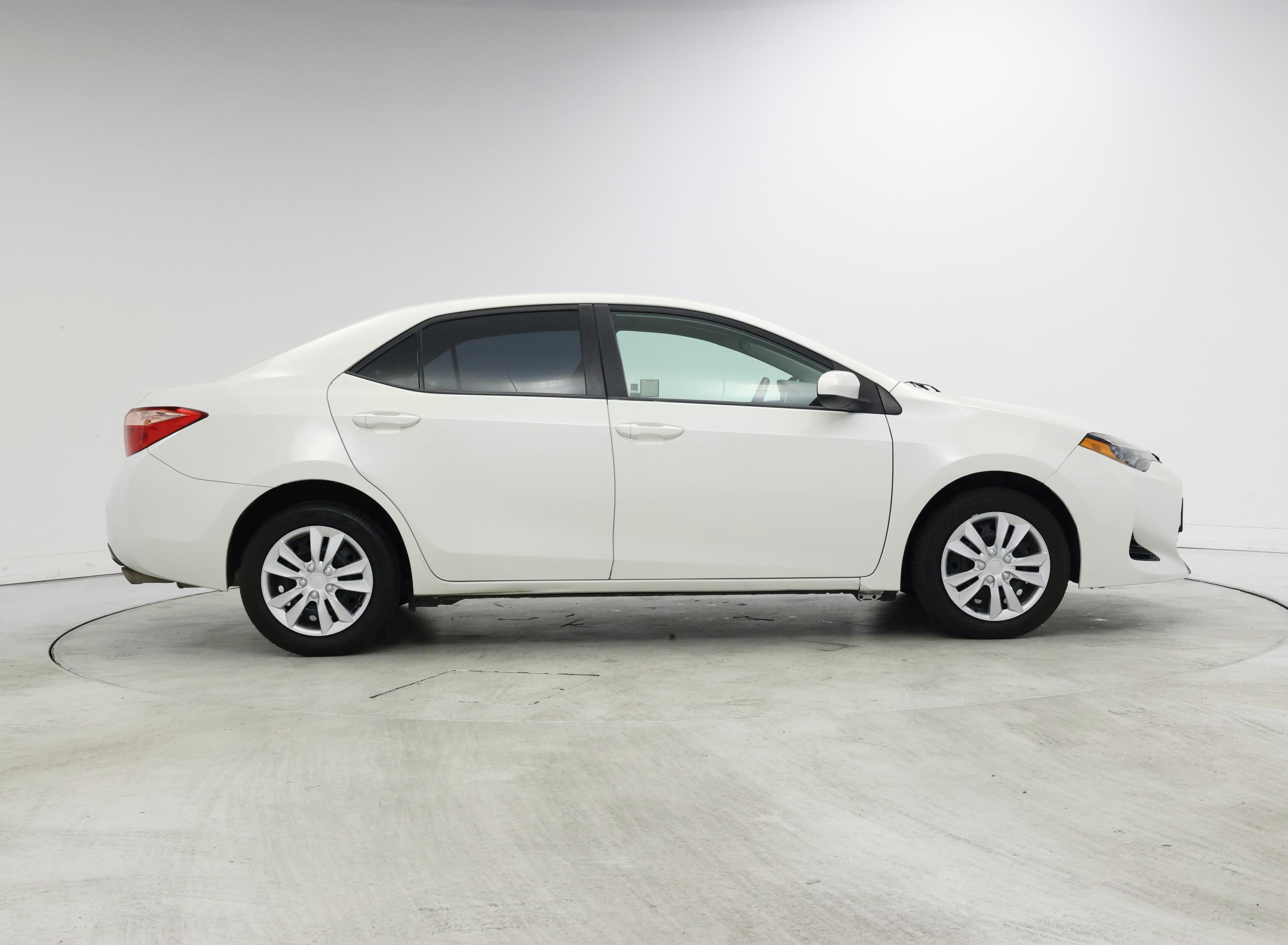 Thumbnail: 2018 Toyota Corolla - 7