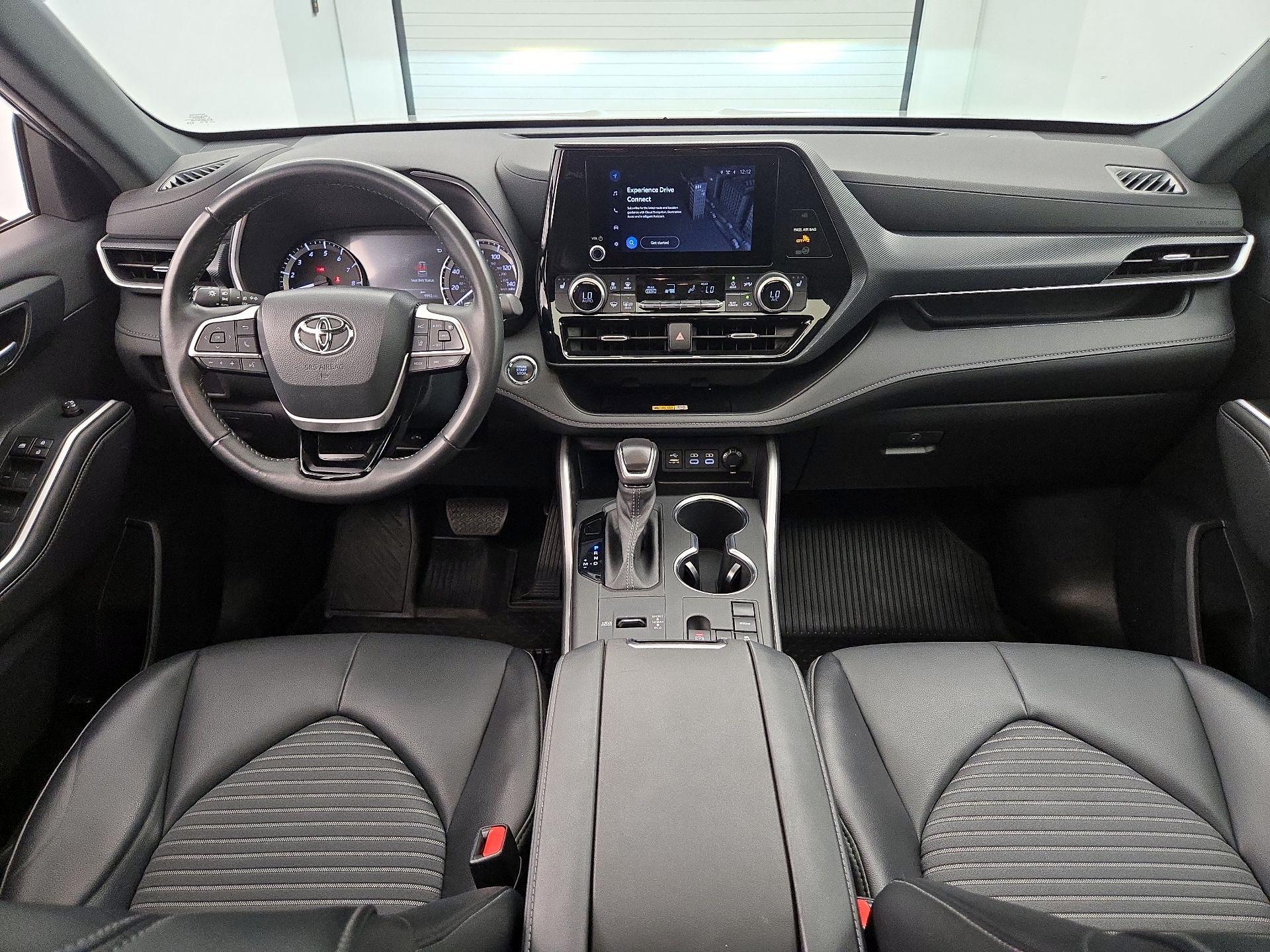 Thumbnail: 2023 Toyota Highlander - 9