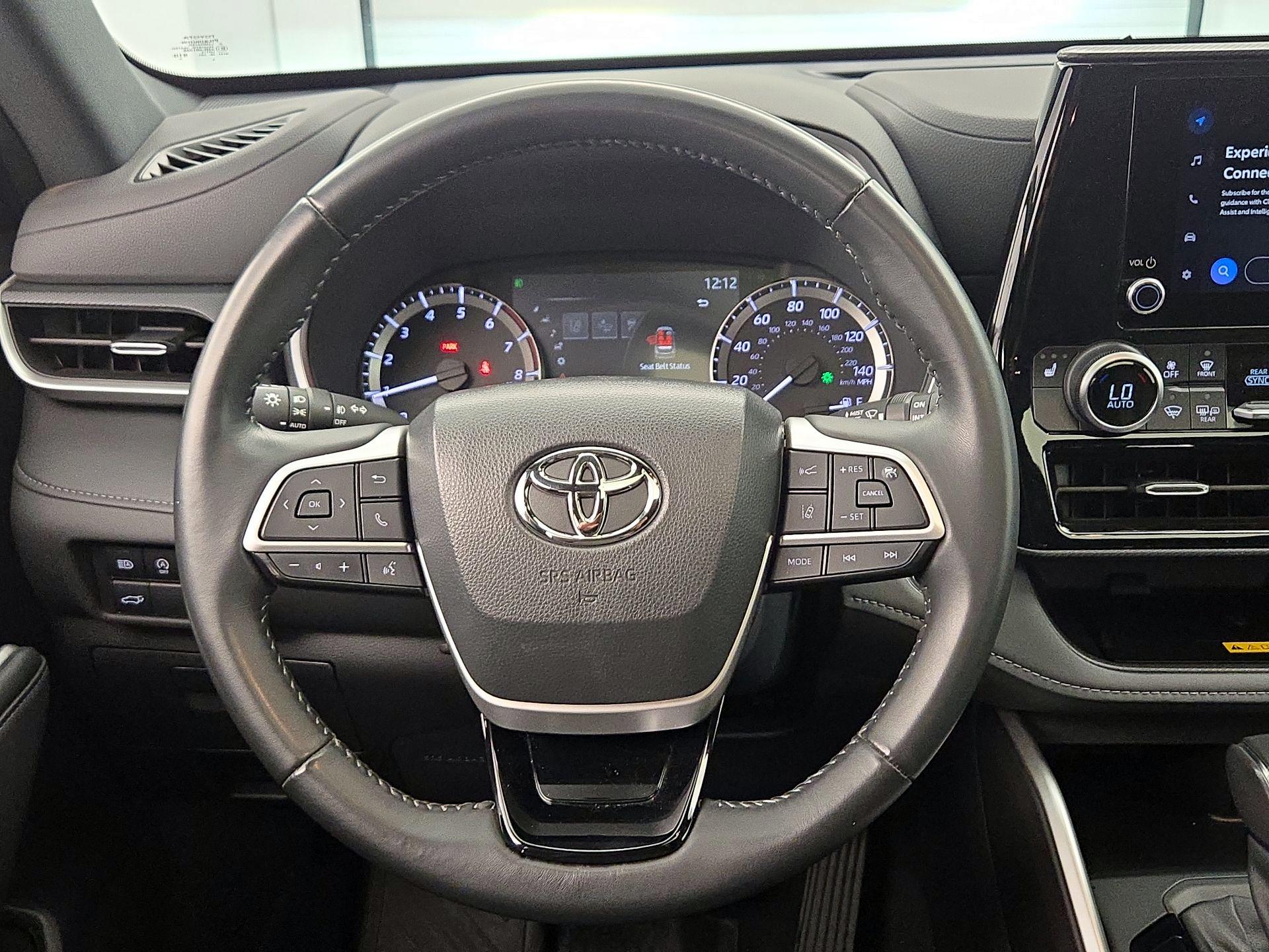 Thumbnail: 2023 Toyota Highlander - 10
