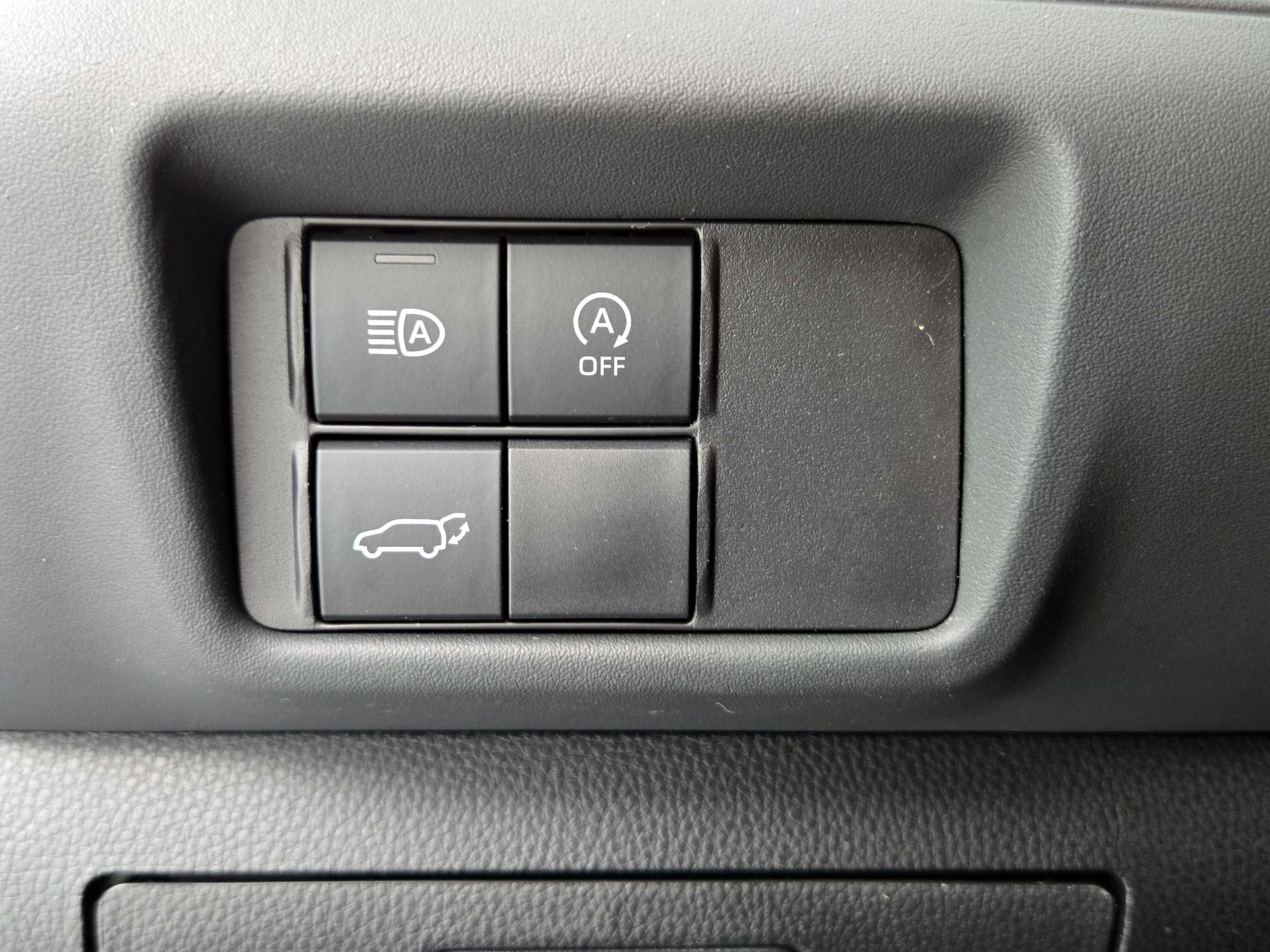 Thumbnail: 2023 Toyota Highlander - 13