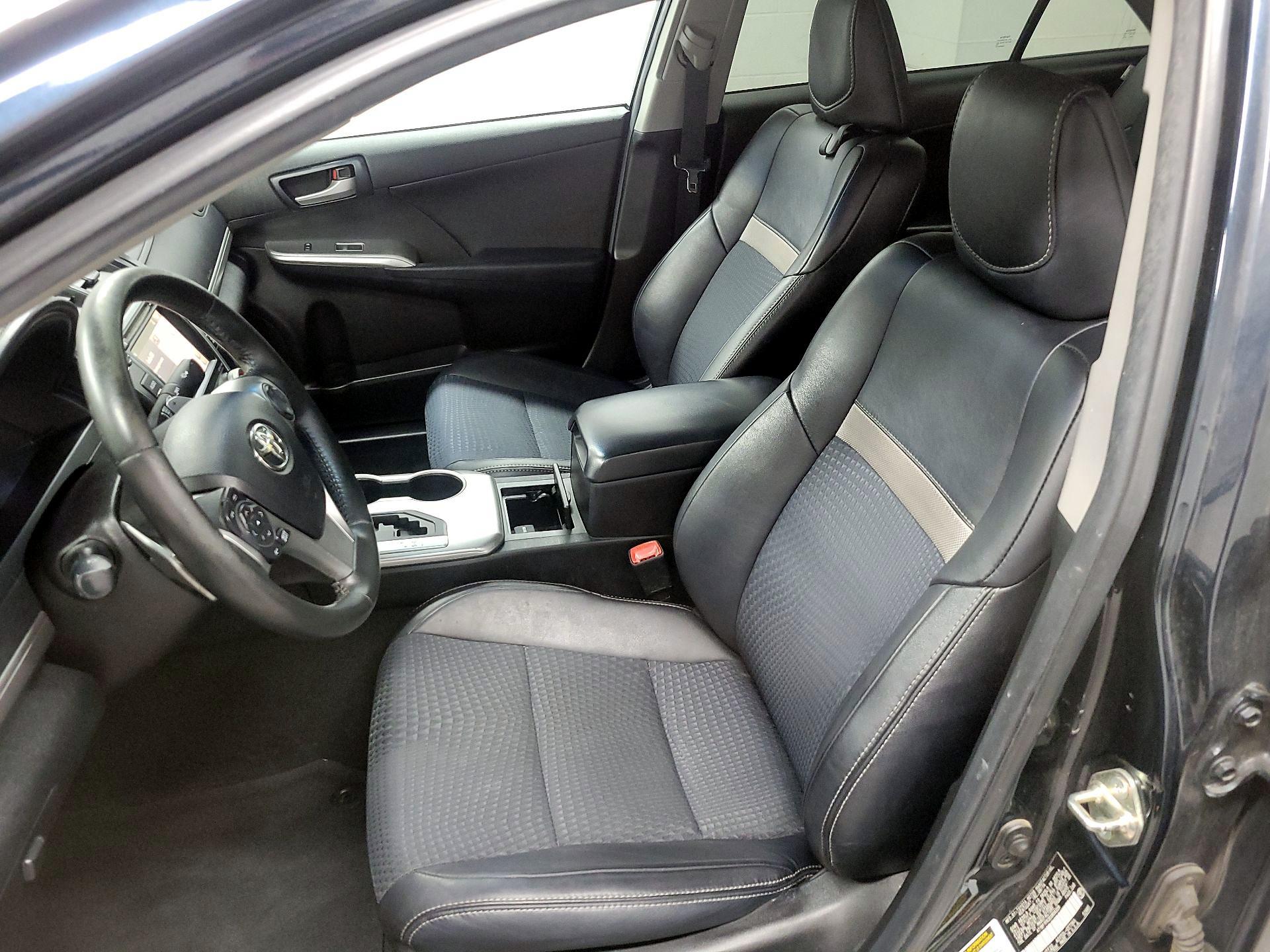 Thumbnail: 2014 Toyota Camry - 11