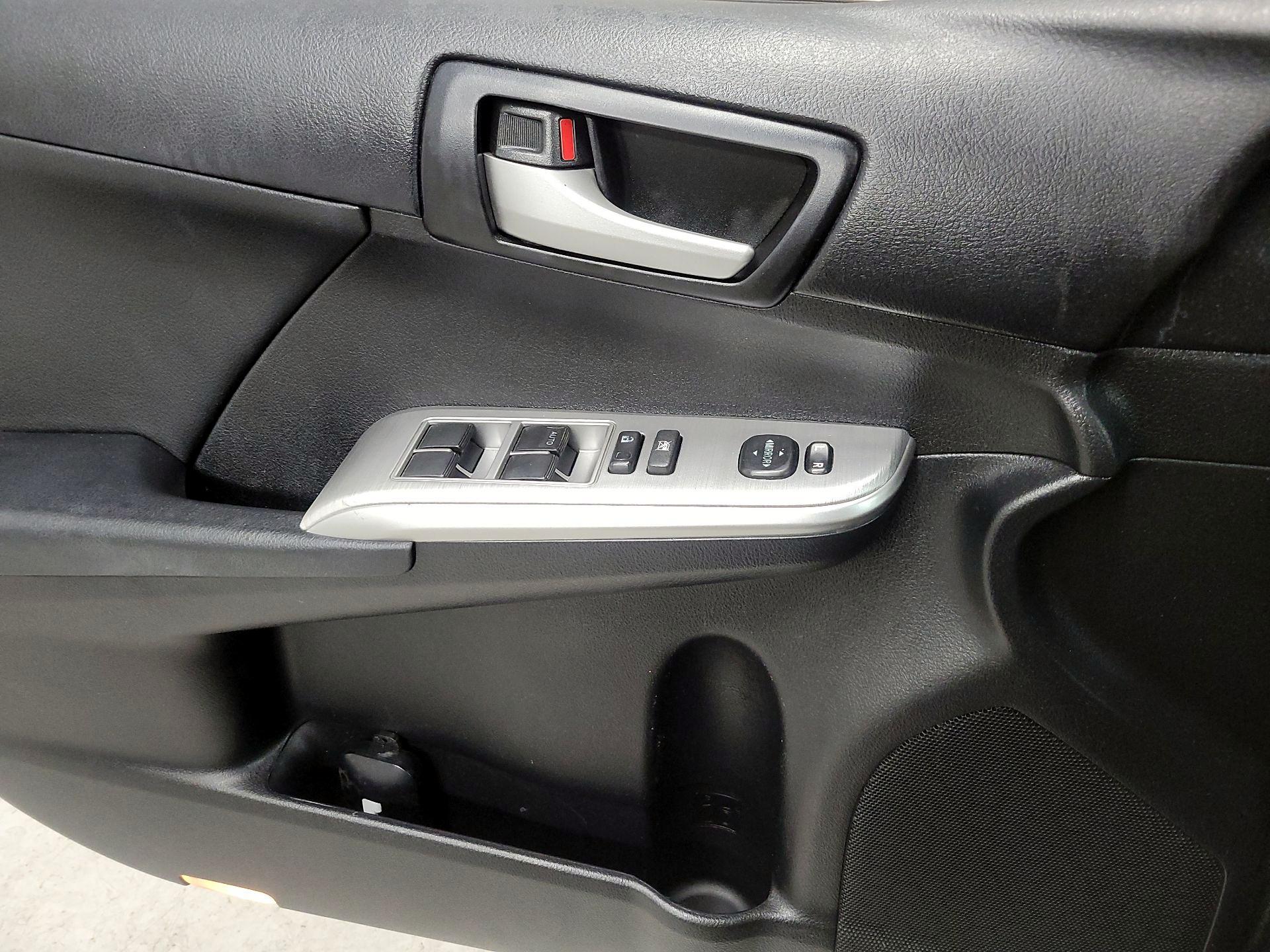 Thumbnail: 2014 Toyota Camry - 12
