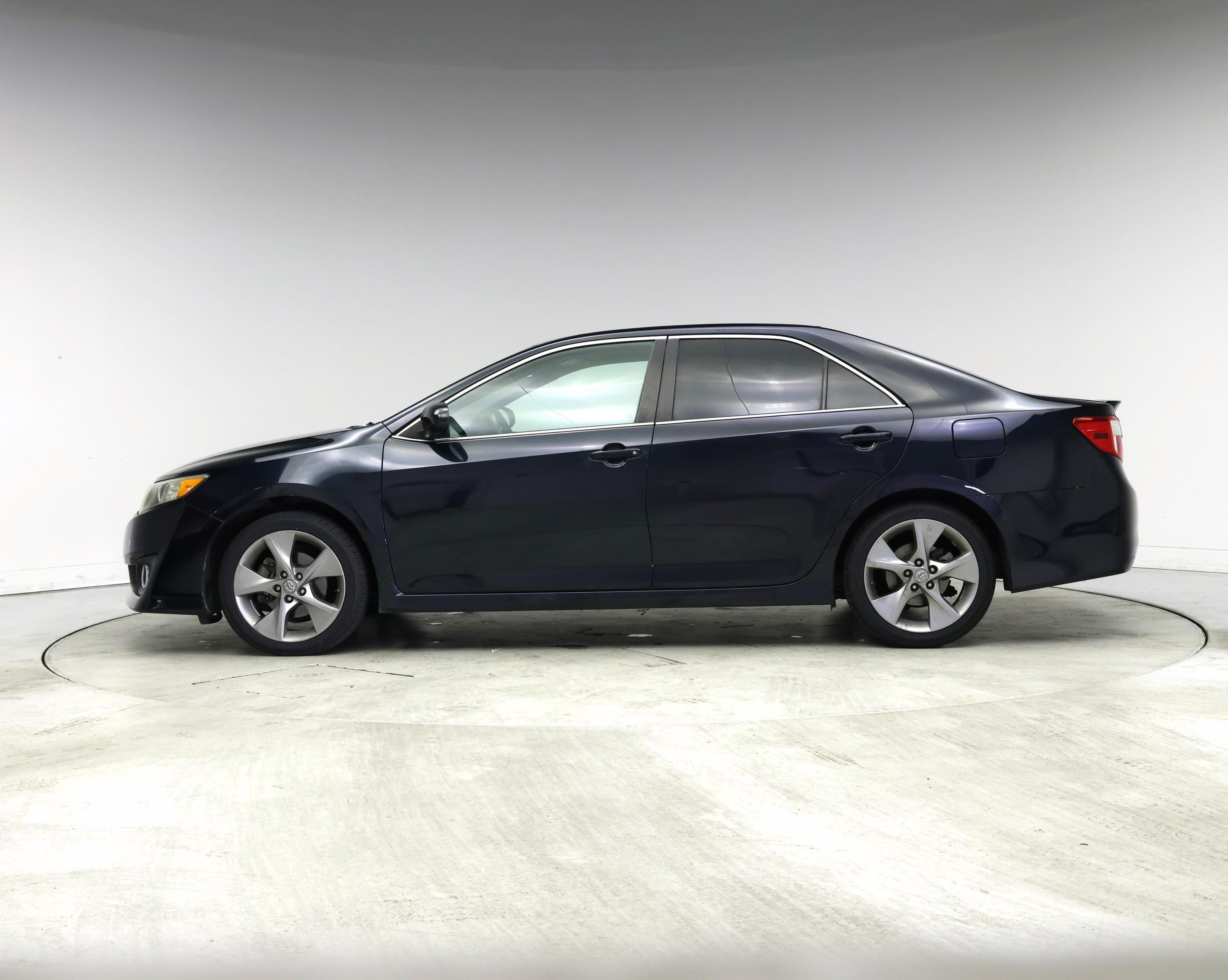 Thumbnail: 2014 Toyota Camry - 3